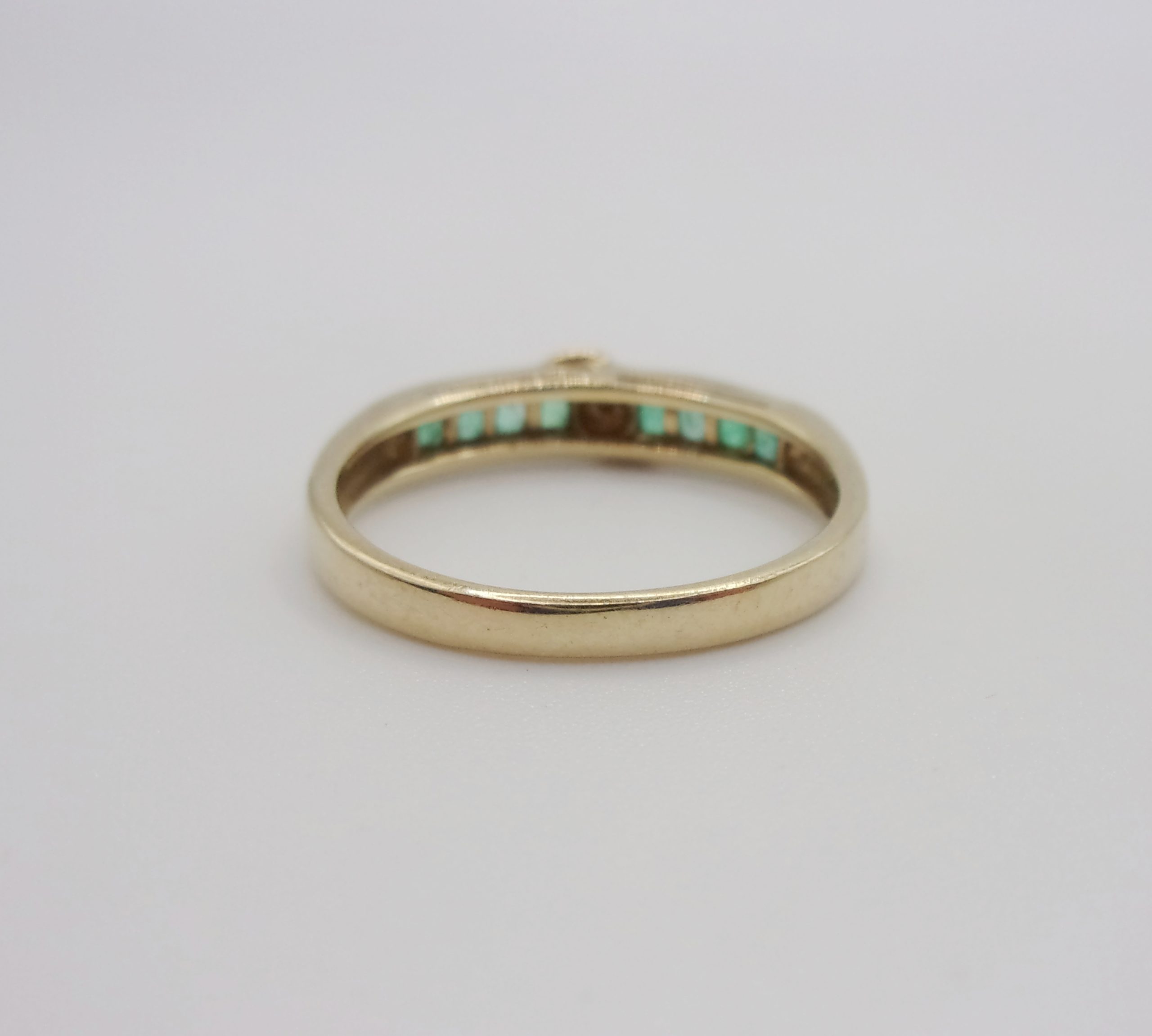 9ct Yellow Gold Diamond & Emerald Ring UK Size O US 7 - Image 3