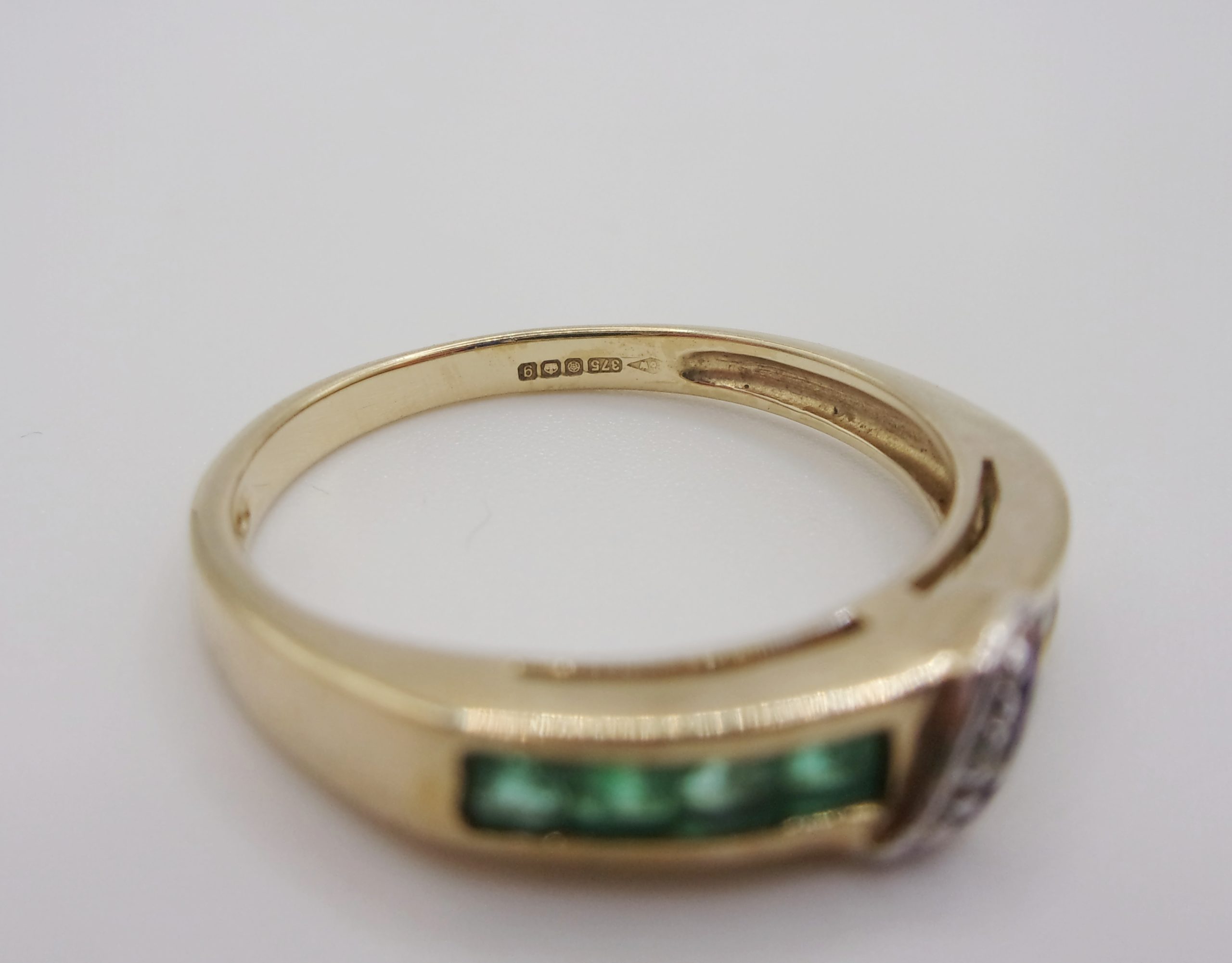 9ct Yellow Gold Diamond & Emerald Ring UK Size O US 7 - Image 5