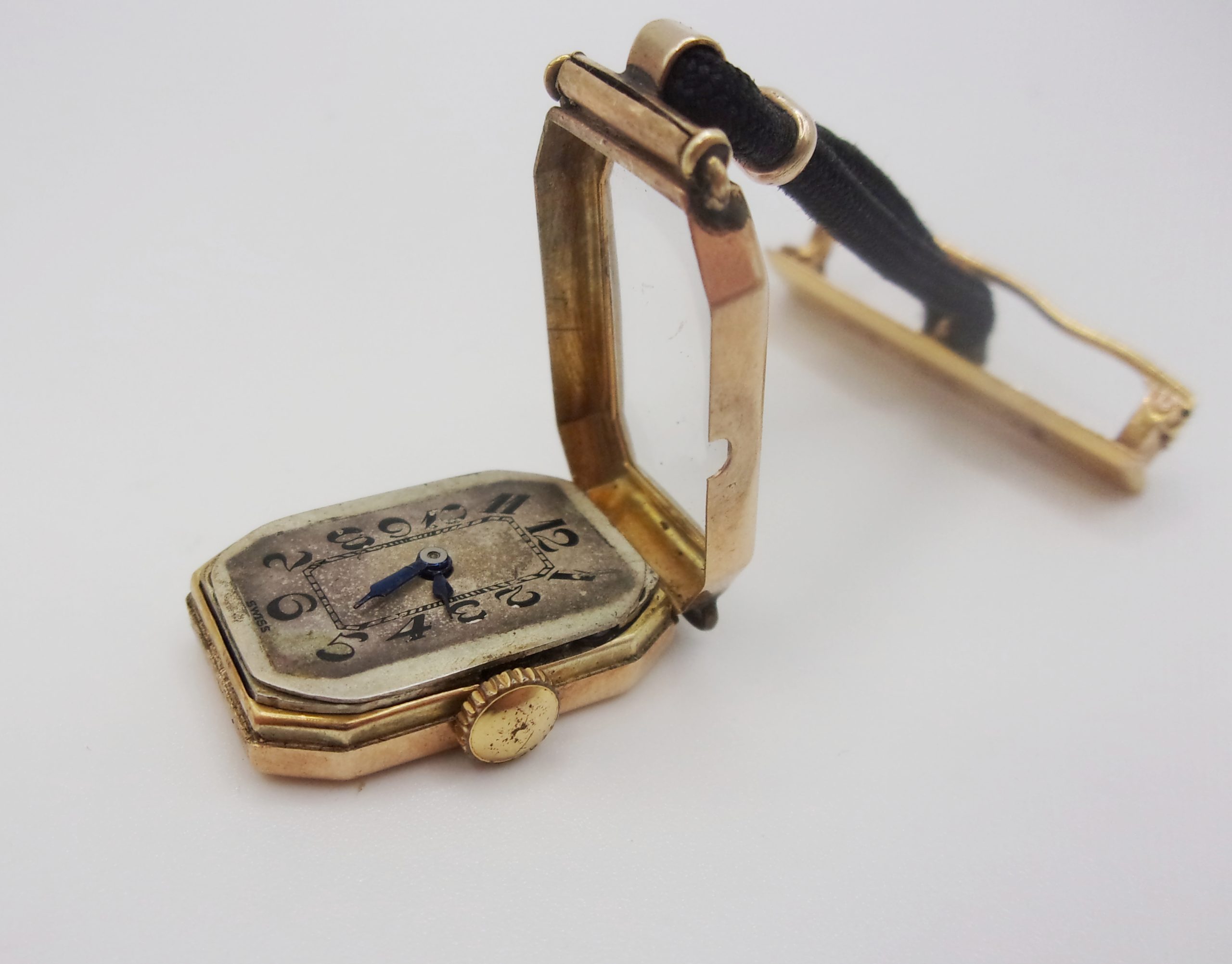 9ct Gold Nurses Fob Watch c1908 – Needs Servicing - Image 6