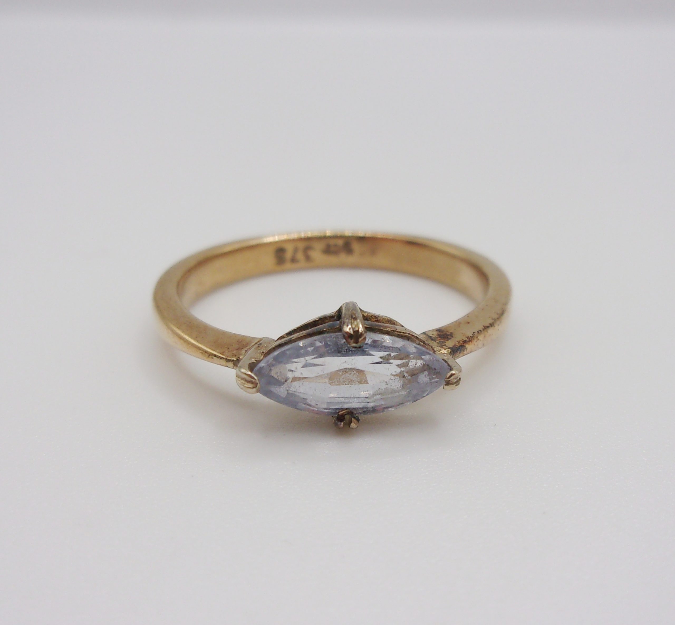 9ct Yellow Gold Sapphire Ring UK Size O US 7 - Image 4