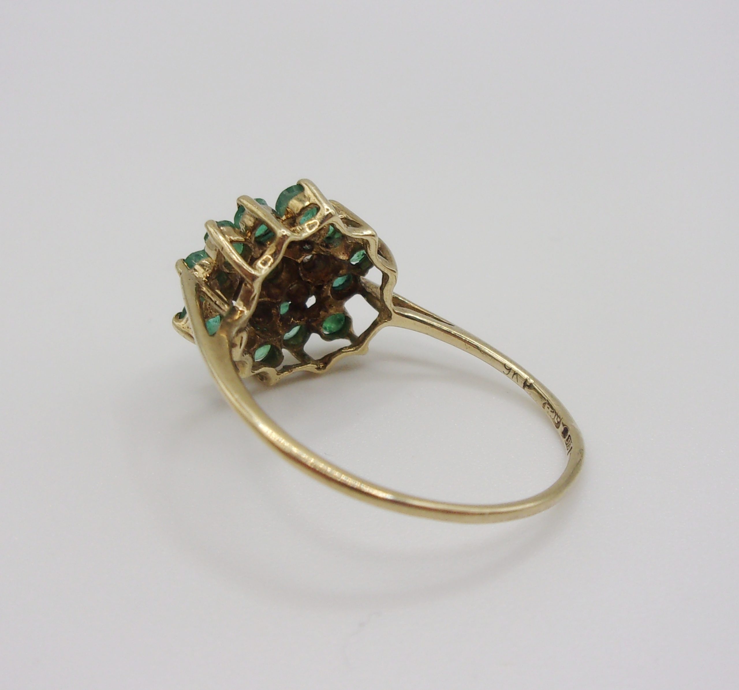 9ct Yellow Gold Emerald & Diamond Flower Head Ring UK Size R+ US 9 - Image 4