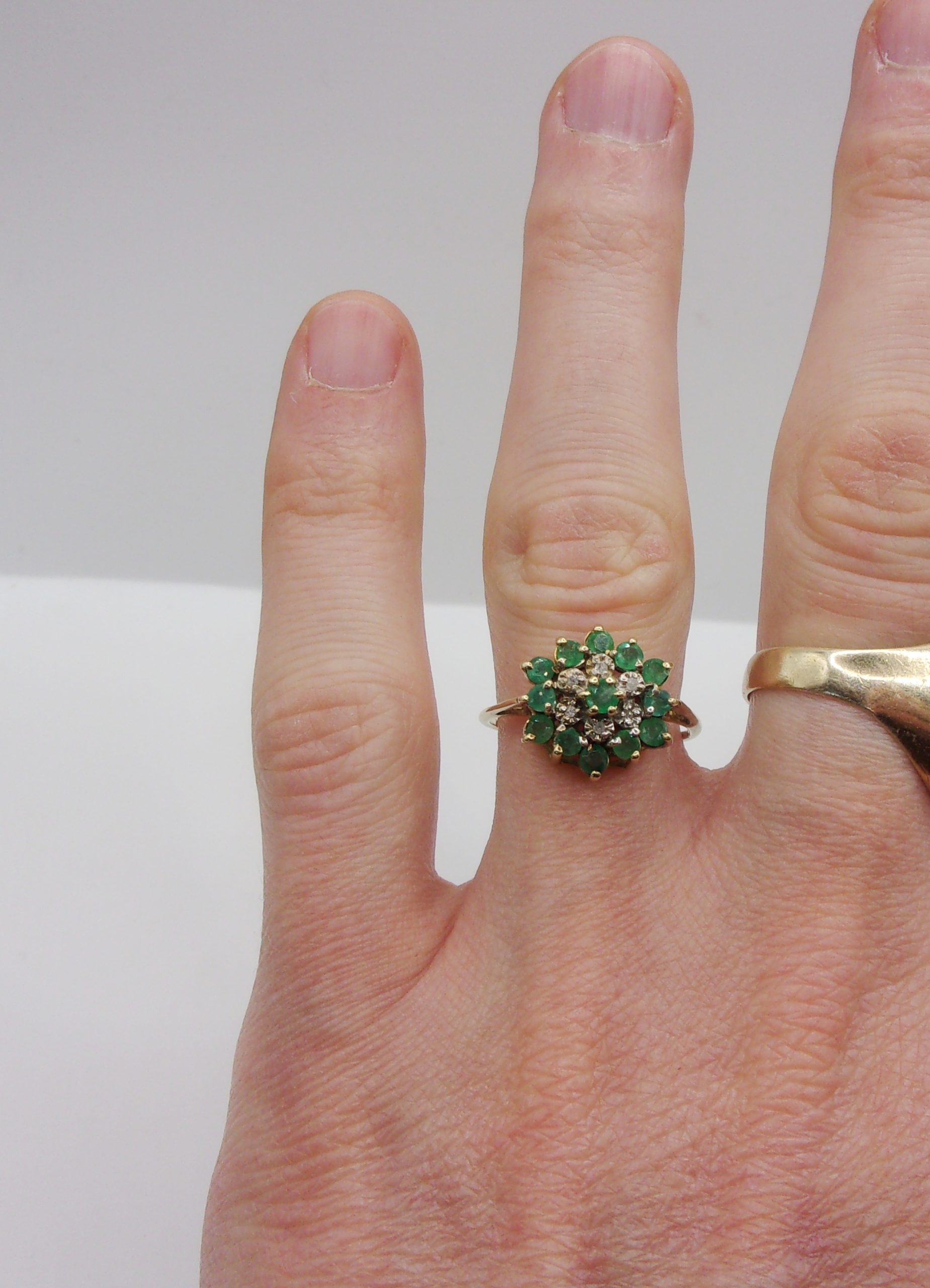 9ct Yellow Gold Emerald & Diamond Flower Head Ring UK Size R+ US 9 - Image 7