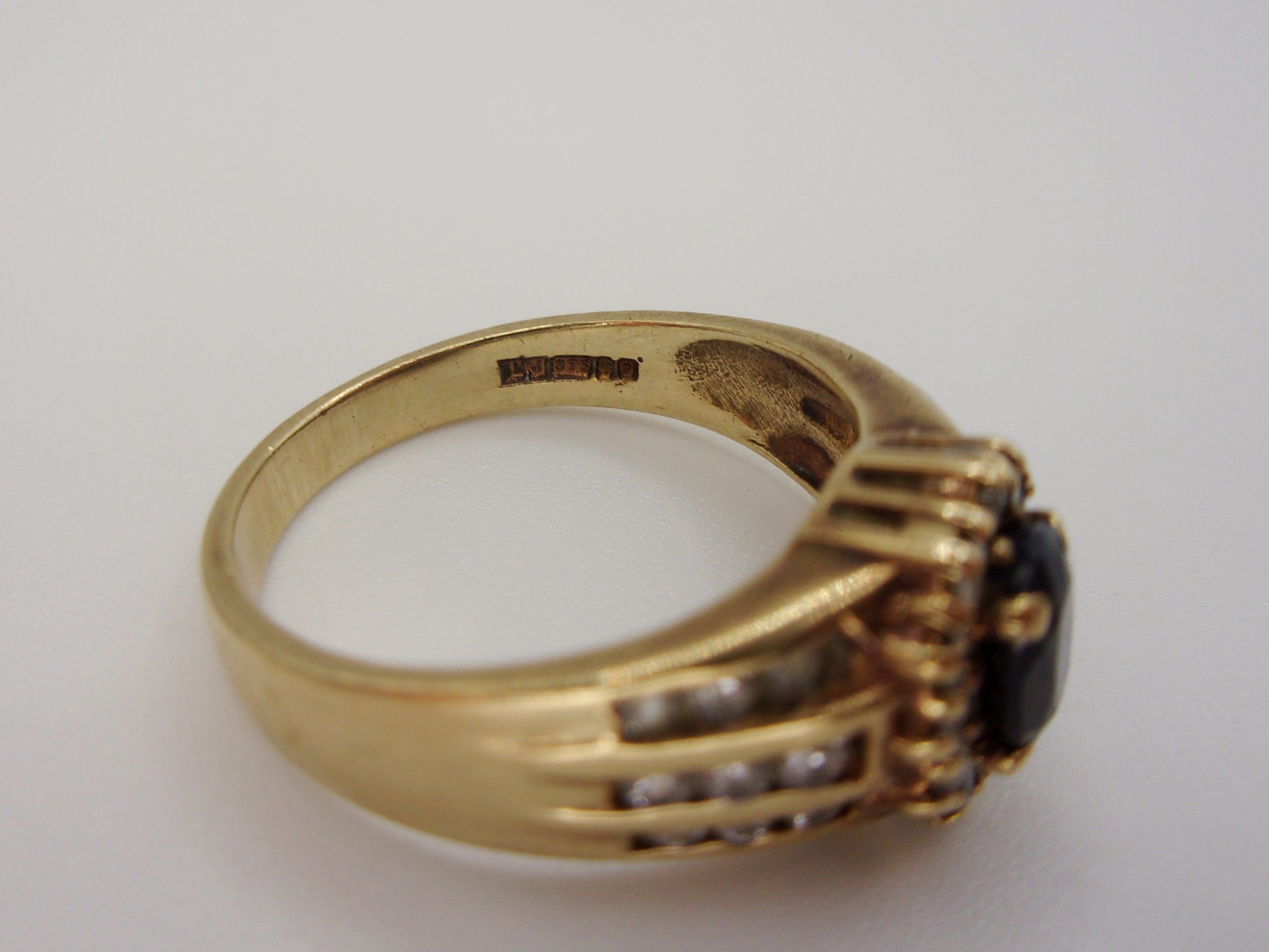 9ct Yellow Gold Sapphire & Cubic Zirconia Ring UK Size M US 6 - Image 4