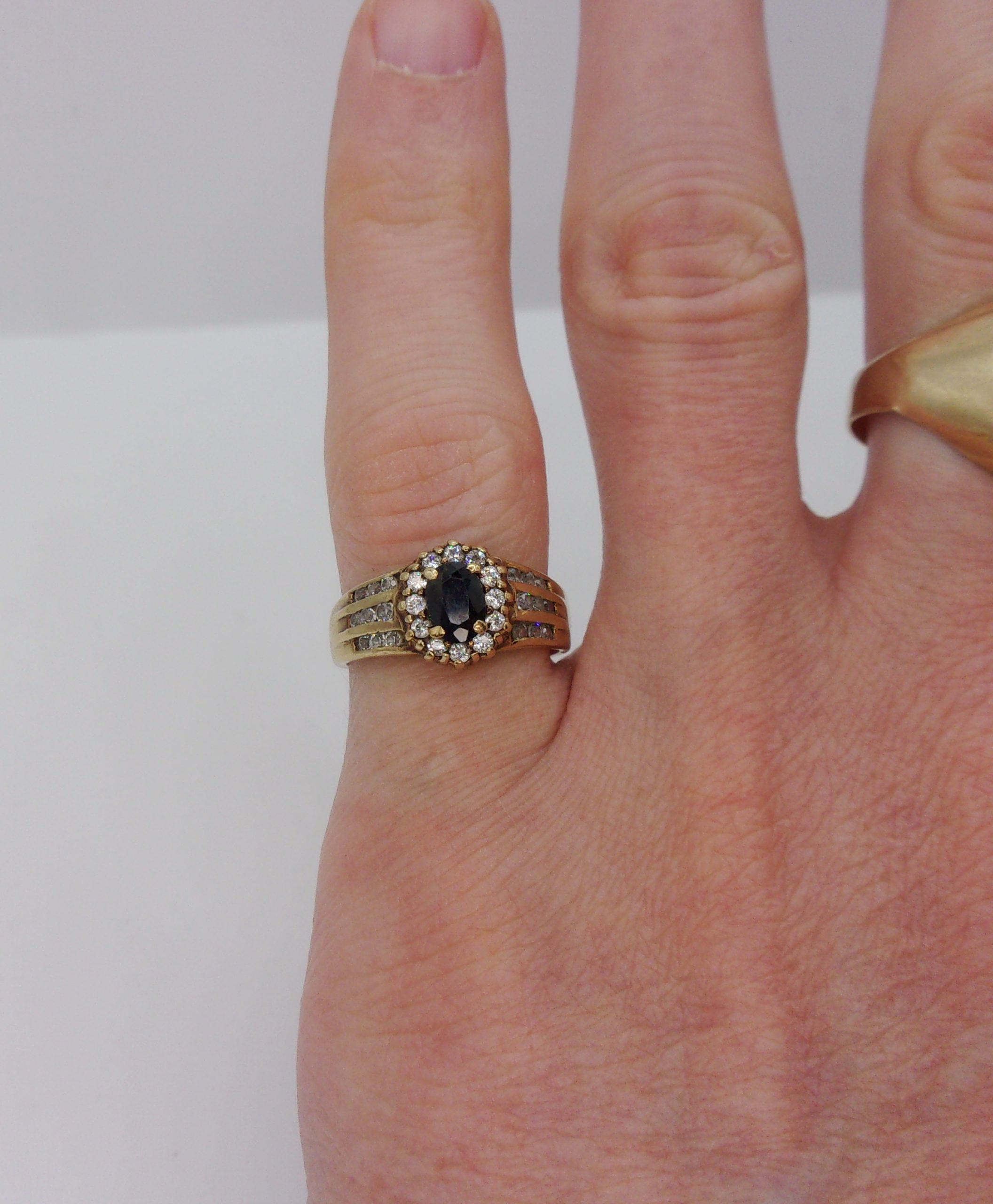9ct Yellow Gold Sapphire & Cubic Zirconia Ring UK Size M US 6 - Image 6