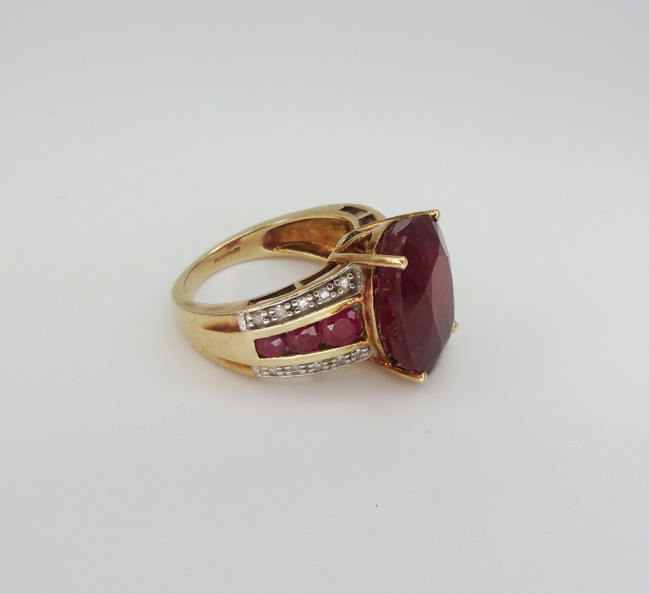 9ct Yellow Gold Ruby & Diamond Cluster Ring UK Size J+ US 5 - Image 4