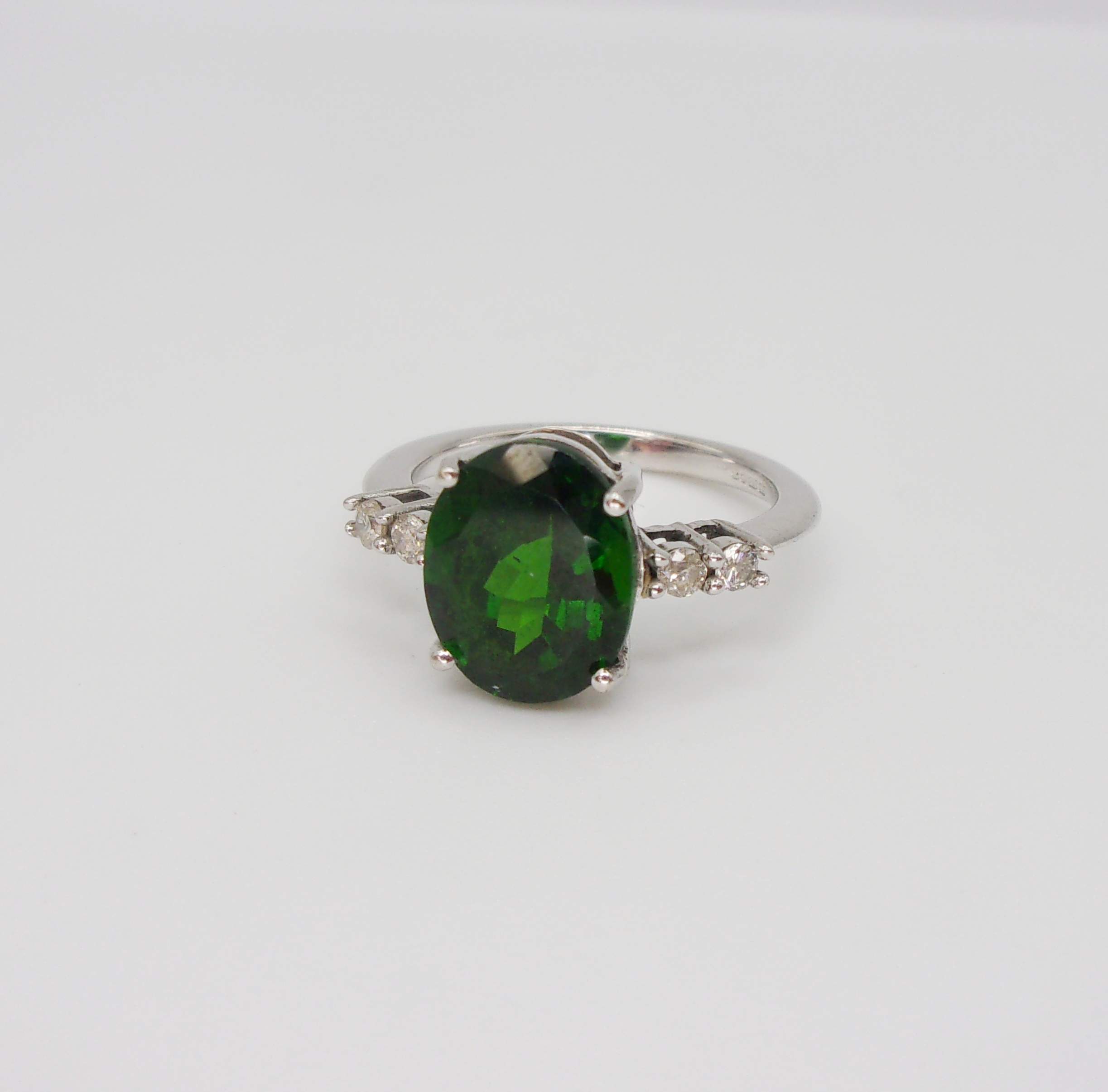 9ct White Gold Russian Diopside & Diamond Ring UK Size J US 4 ¾