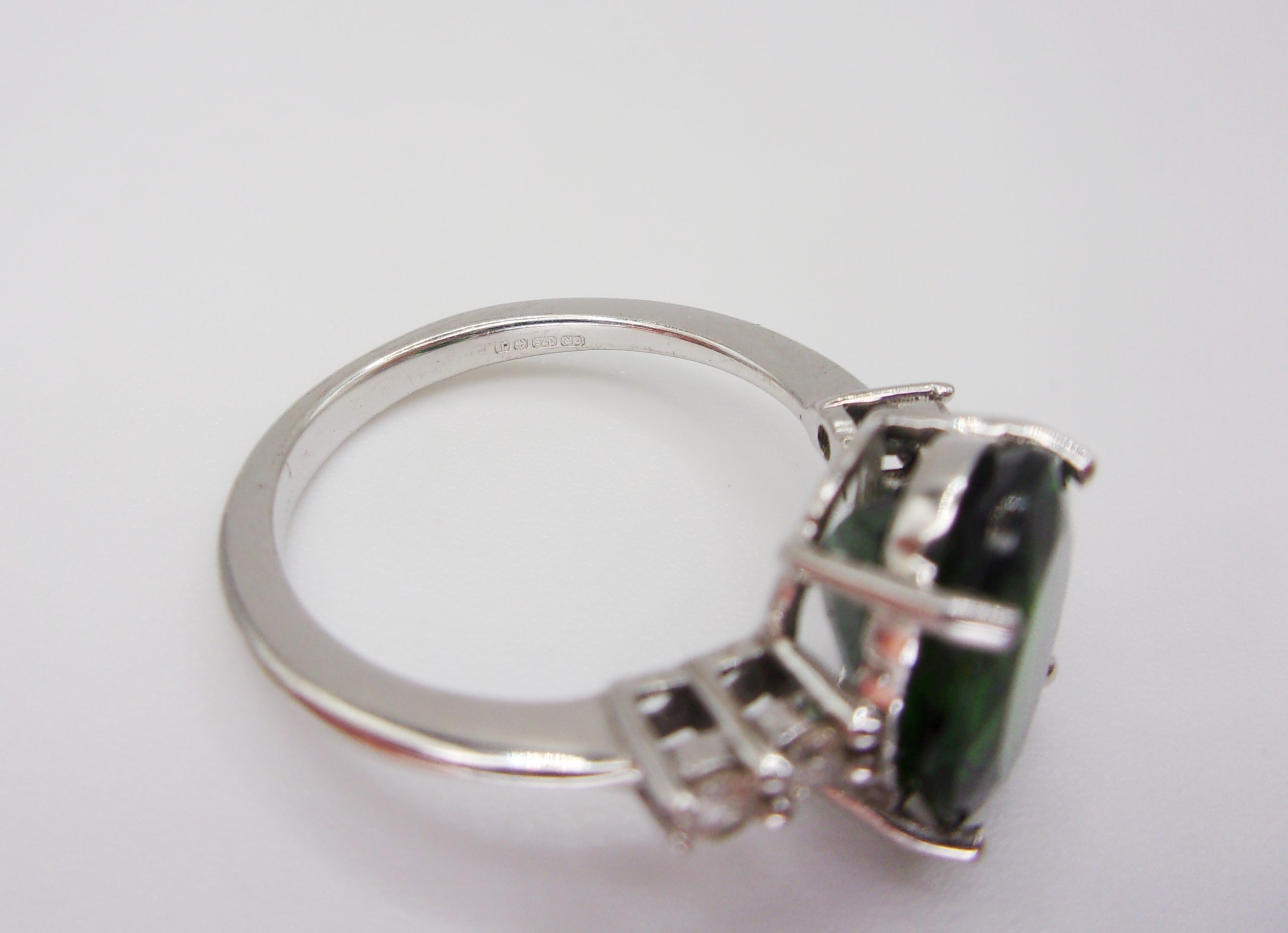 9ct White Gold Russian Diopside & Diamond Ring UK Size J US 4 ¾ - Image 5