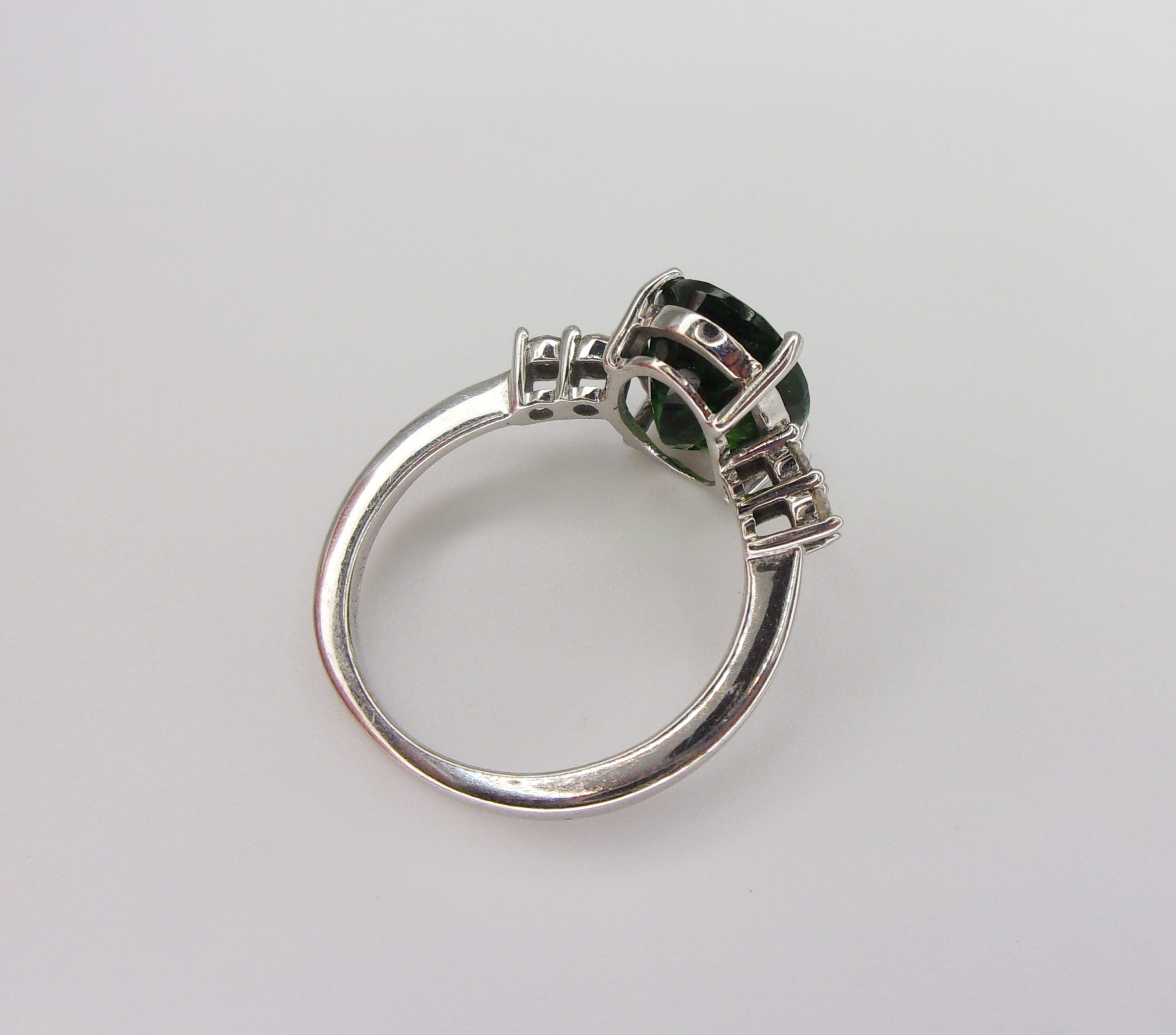 9ct White Gold Russian Diopside & Diamond Ring UK Size J US 4 ¾ - Image 6