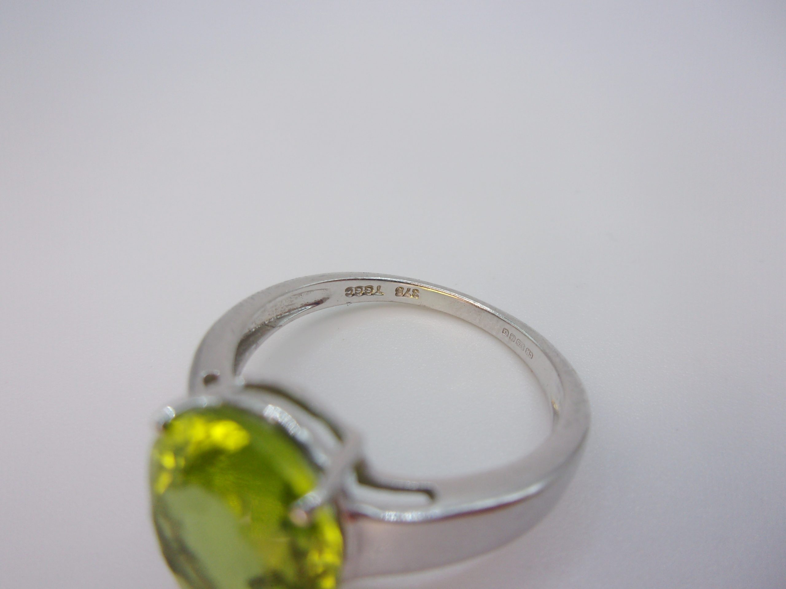 9ct White Gold Peridot Ring UK Size L+ US 6 - Image 5
