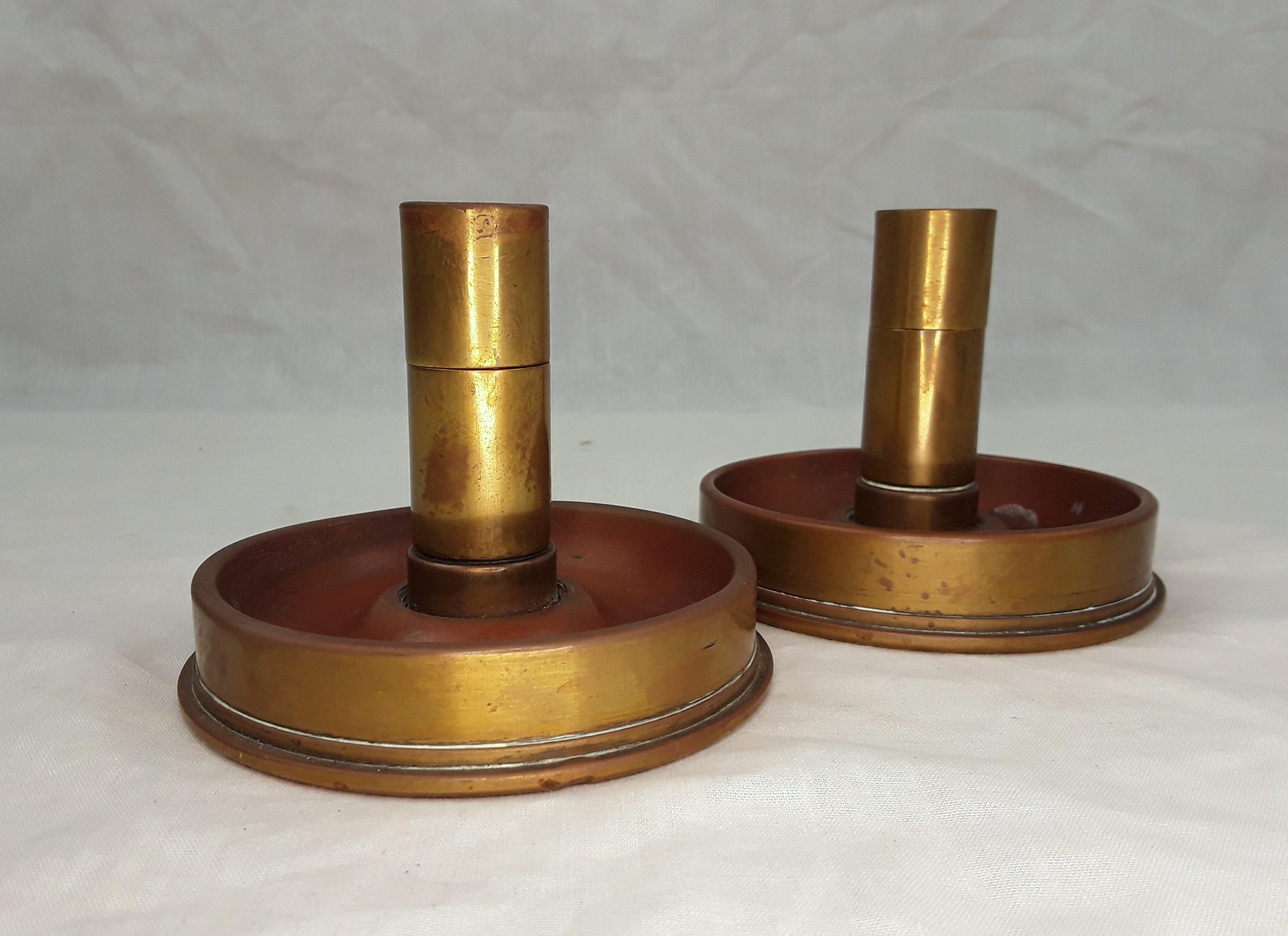Pair Of 25 Pounder WW2 Shell Ashtrays With French Coins - Image 5