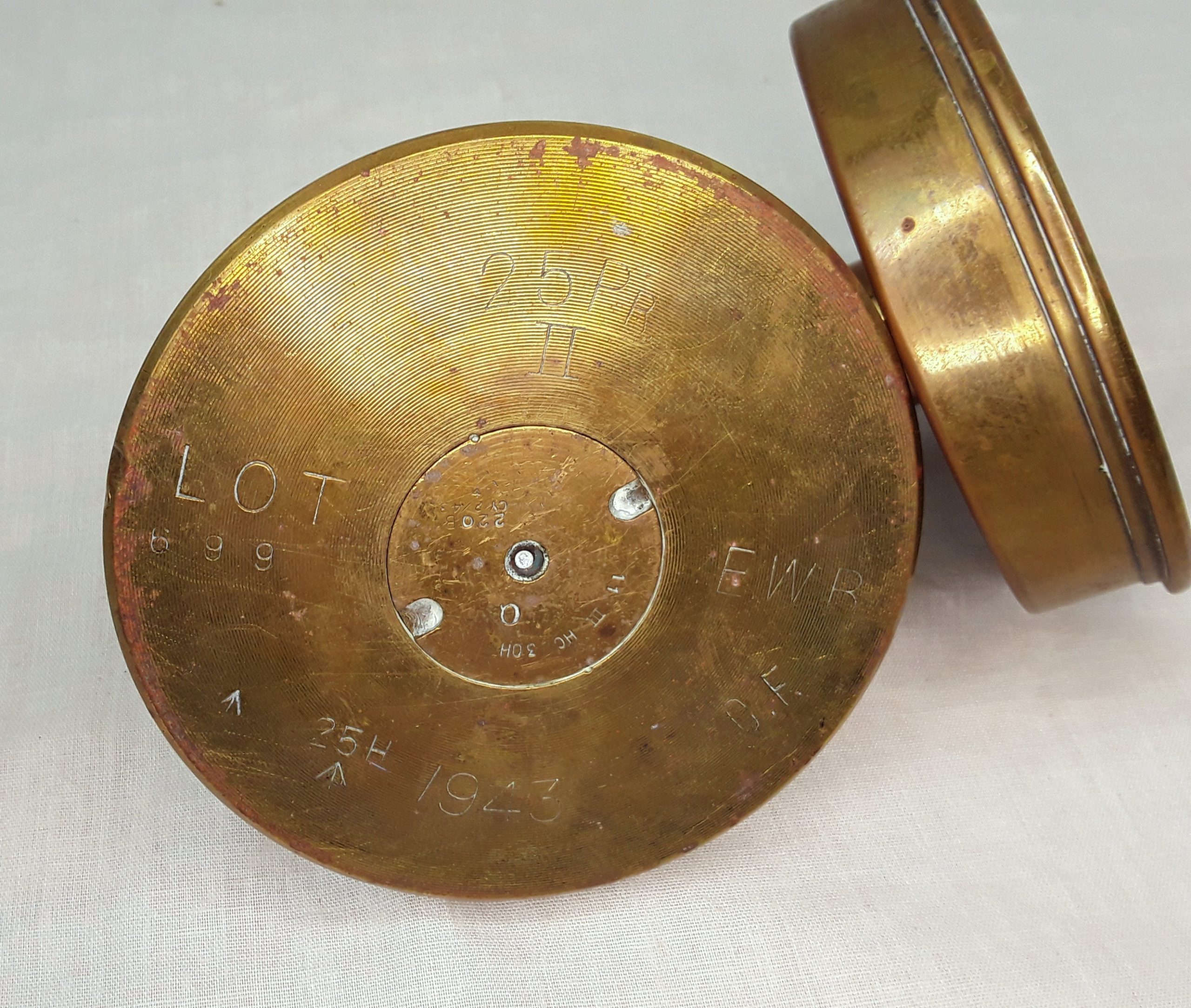 Pair Of 25 Pounder WW2 Shell Ashtrays With French Coins - Image 7
