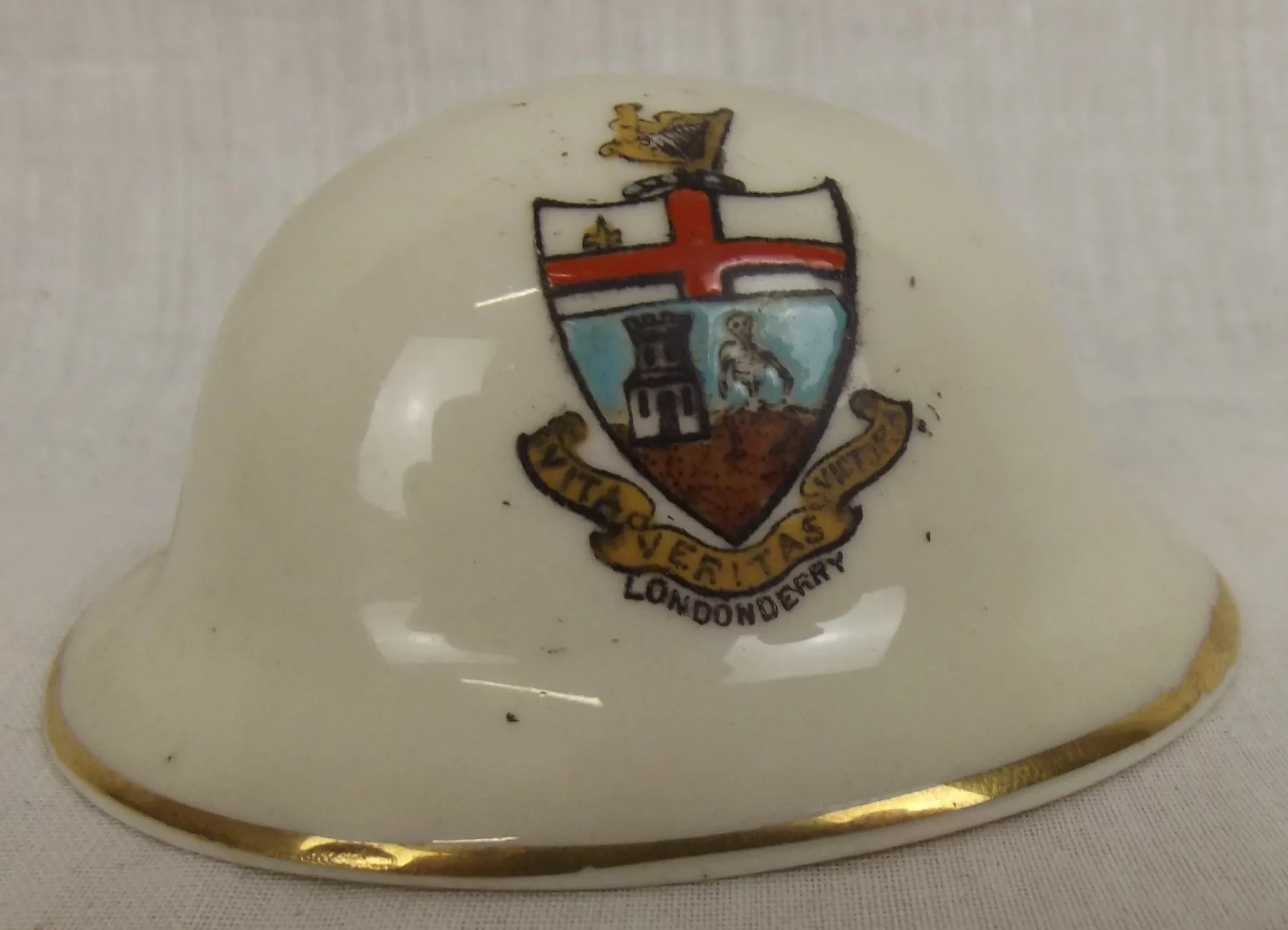 Purcelle Crested China WW1 Brodie Helmet With Londonderry Crest - Image 2
