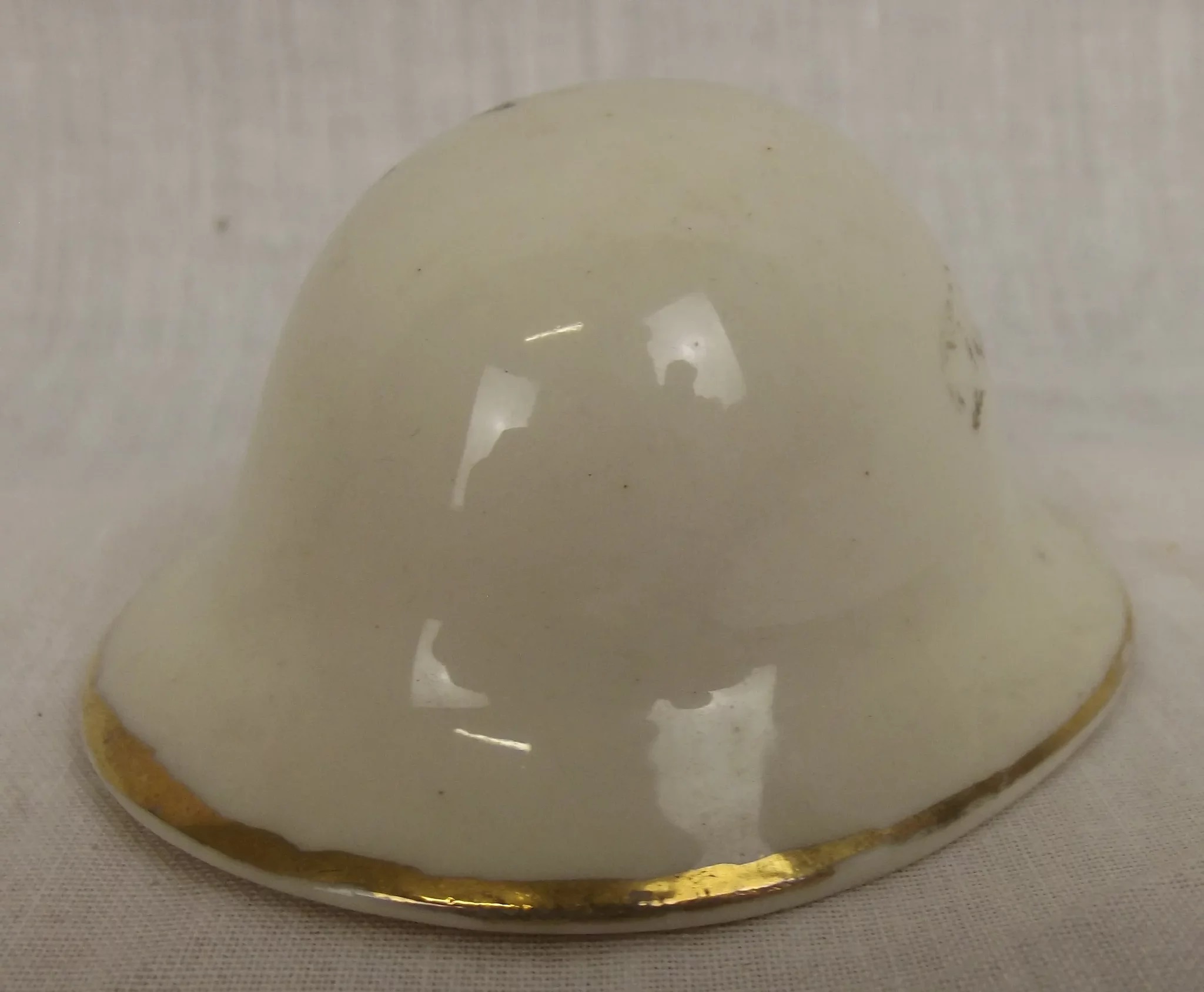 Purcelle Crested China WW1 Brodie Helmet With Londonderry Crest - Image 4