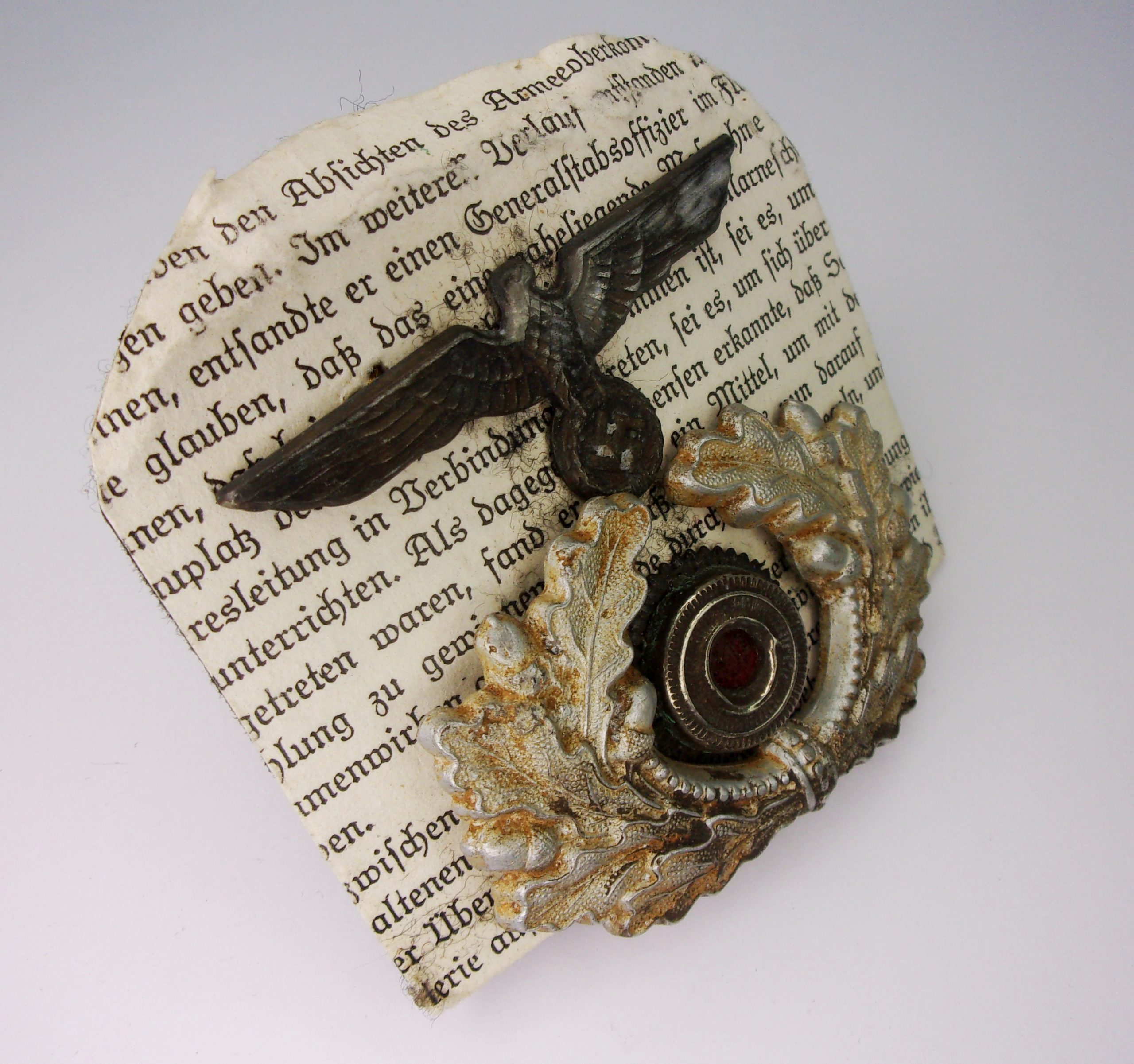 Third Reich Army Generals Cap Oak Wreath, Cockade And Eagle Badge - Image 2