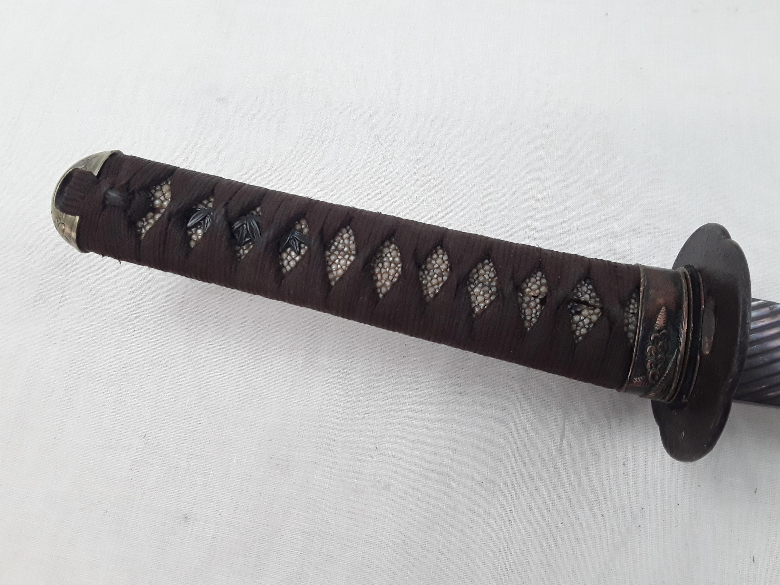 18th Century Signed Shinto Wakizashi Sword In Red Lacquered Scabbard With Kozuka - Image 32