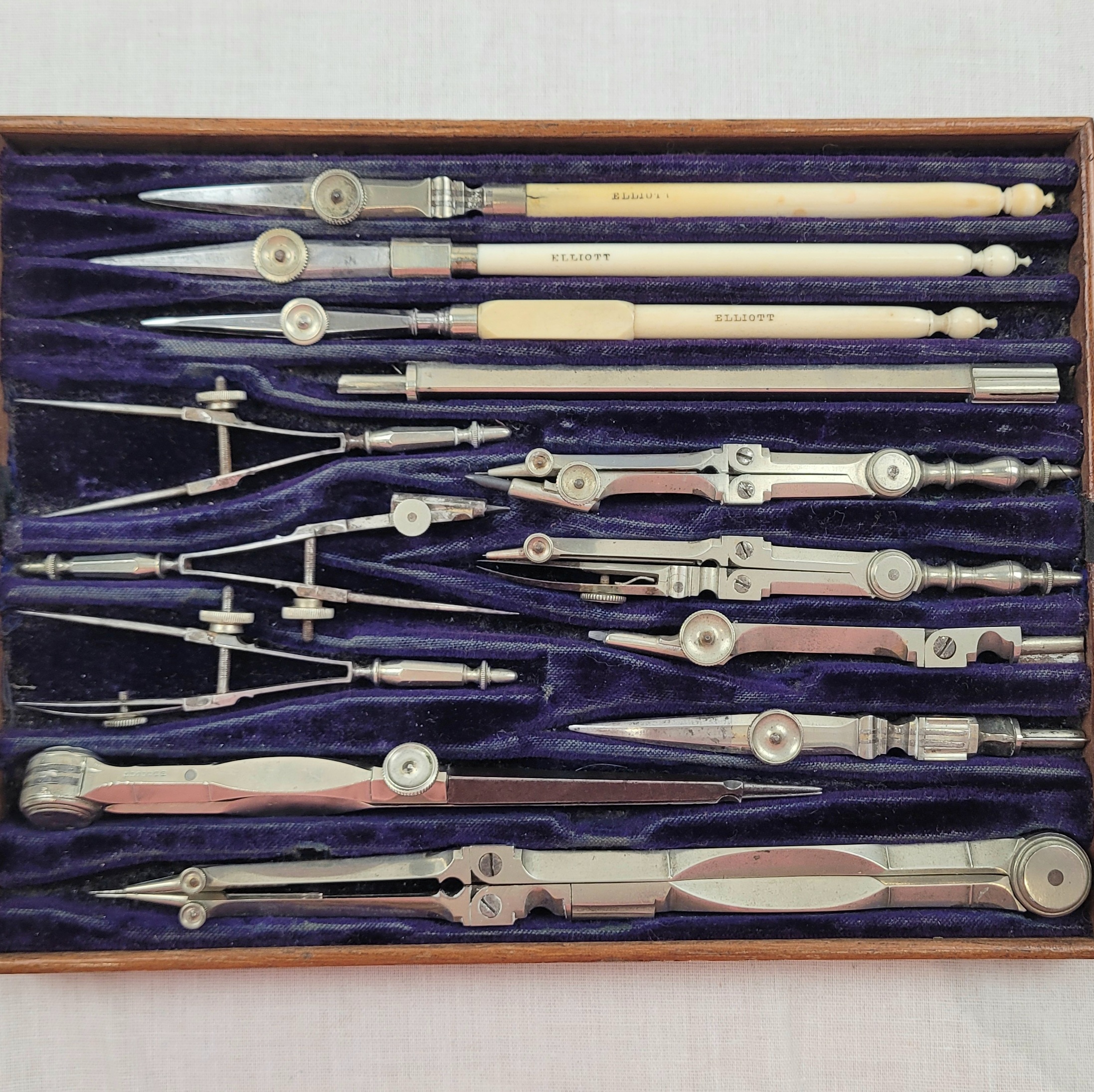 Circa 1880 Cased Set Of Elliot Brothers Drawing Instruments - Image 3