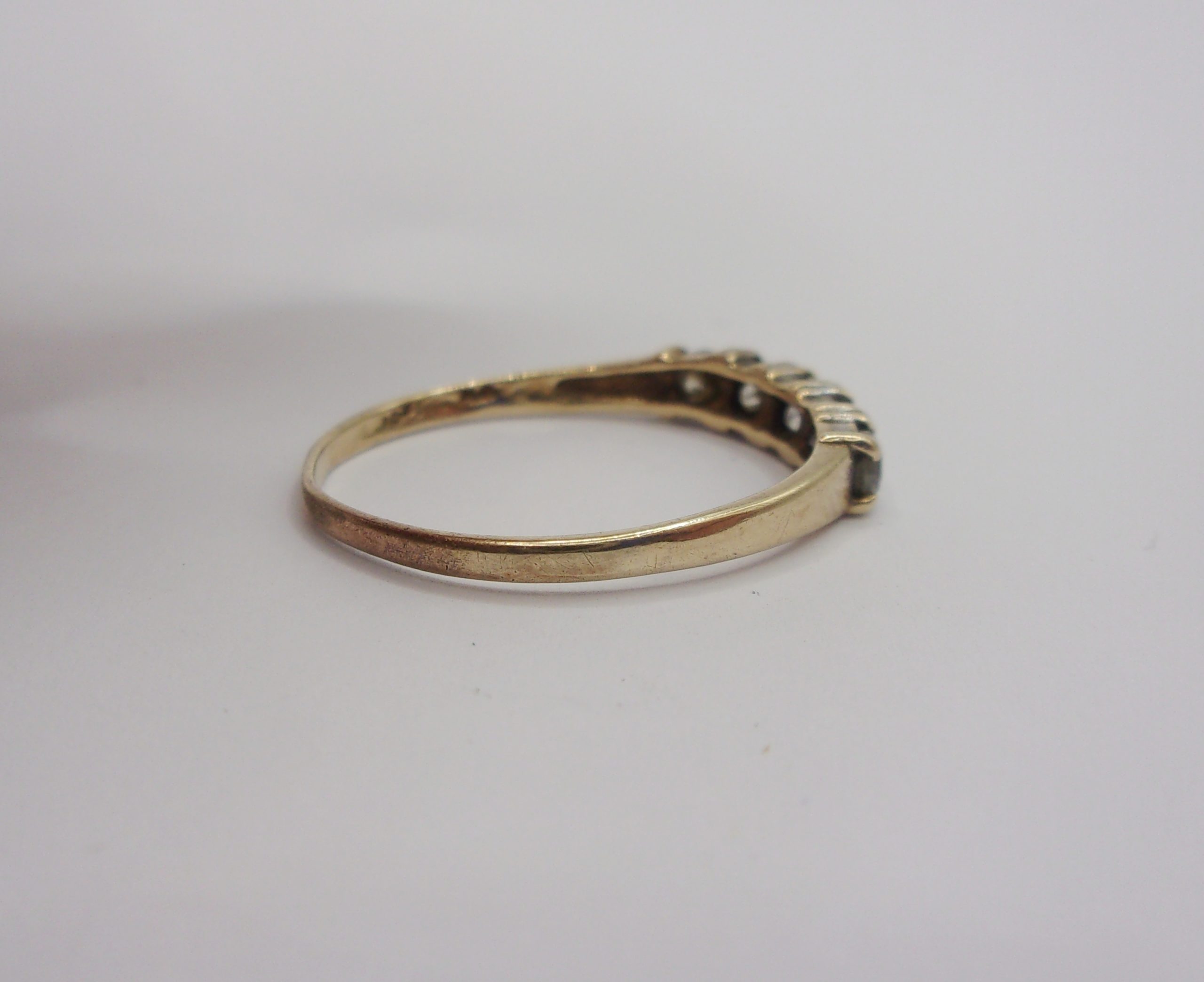 9ct Yellow Gold Five Stone Cubic Zirconia Ring UK Size N US 6 ½ - Image 3