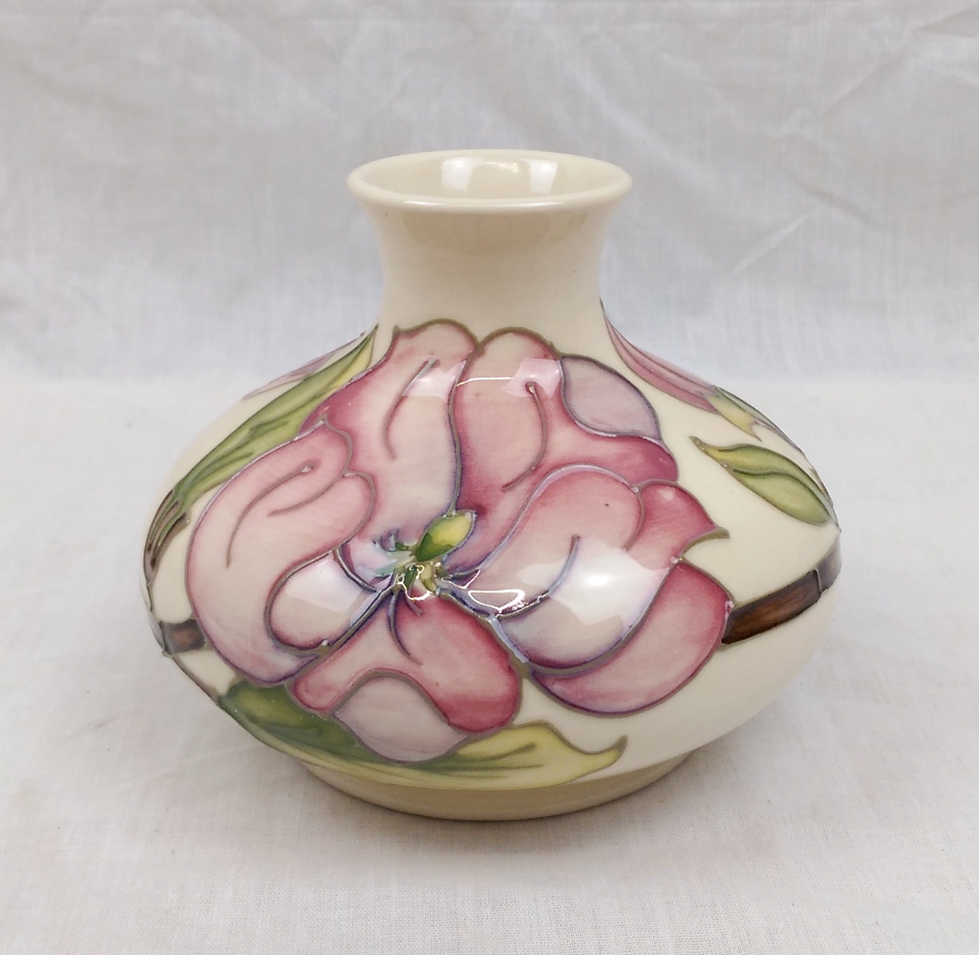 Moorcroft Hibiscus Pattern Squat Vase c1992