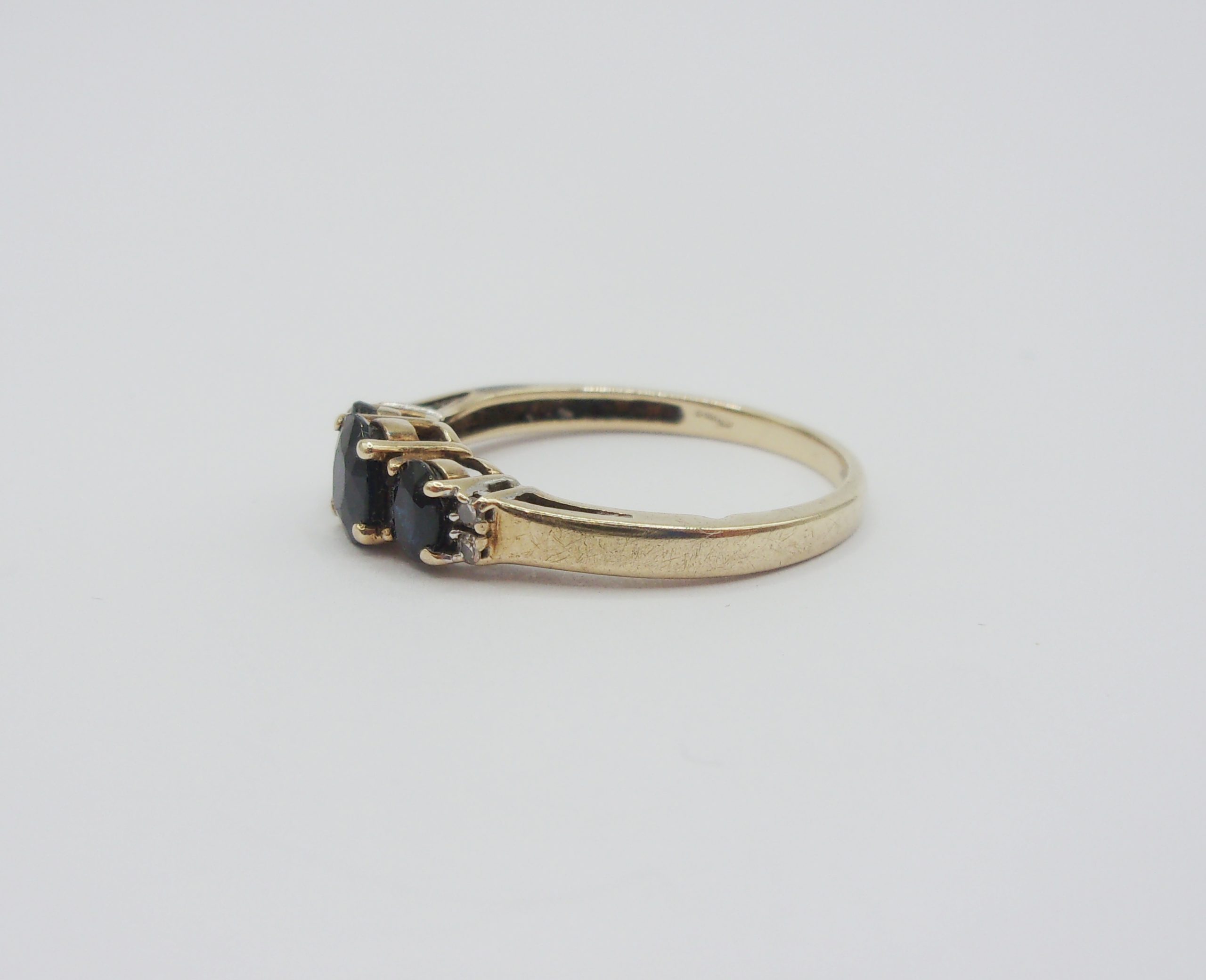 9ct Yellow Gold Sapphire & Diamond Ring UK Size L+ US 5 ¾ - Image 2
