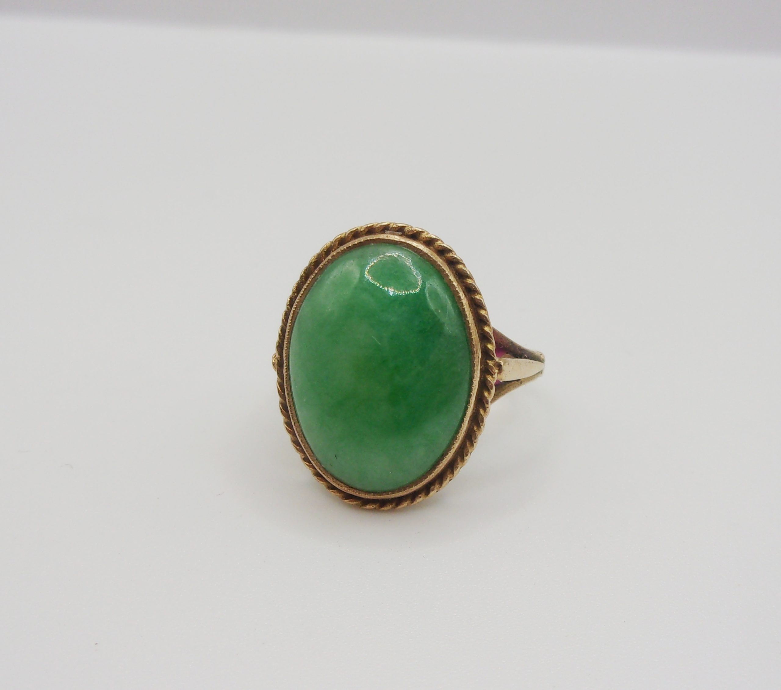 9ct Yellow Gold Green Agate Ring UK Size L US 5 ½