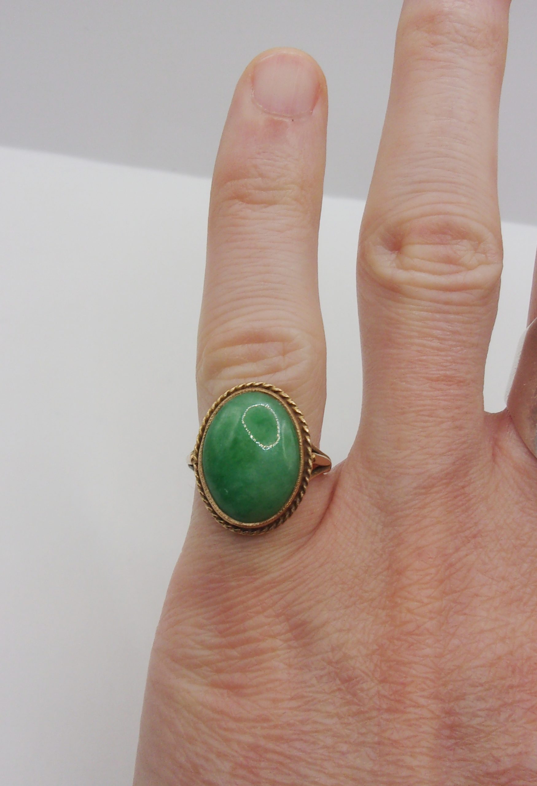 9ct Yellow Gold Green Agate Ring UK Size L US 5 ½ - Image 6
