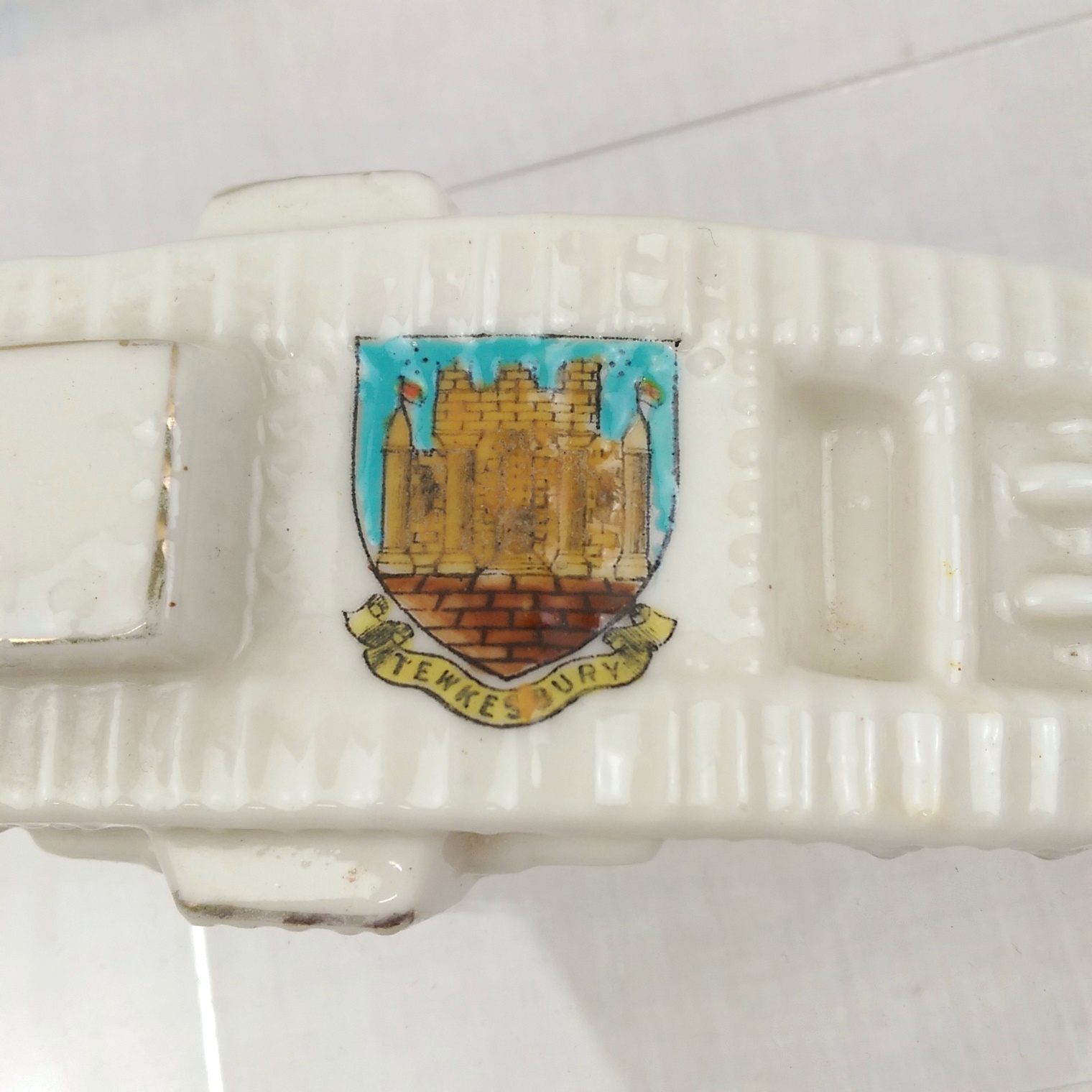 WW1 Arcadian China Tewkesbury Crested China Tank - Image 2