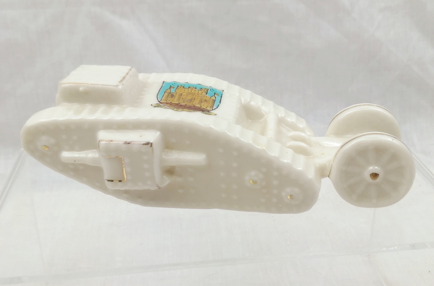 WW1 Arcadian China Tewkesbury Crested China Tank - Image 3