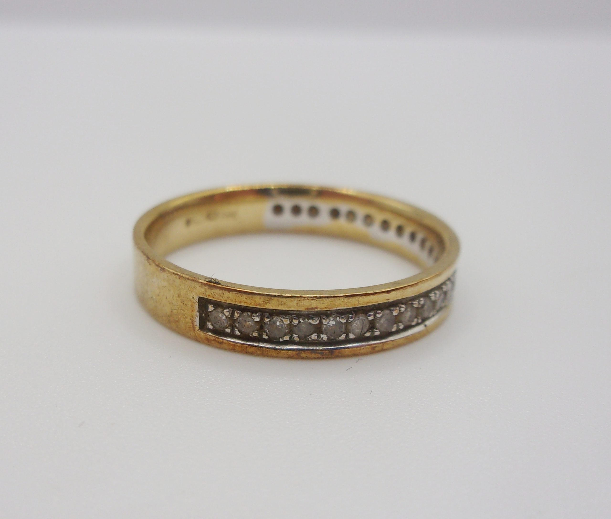 9ct Yellow Gold Diamond Band Ring UK Size O+ US 7 ¼ - Image 4