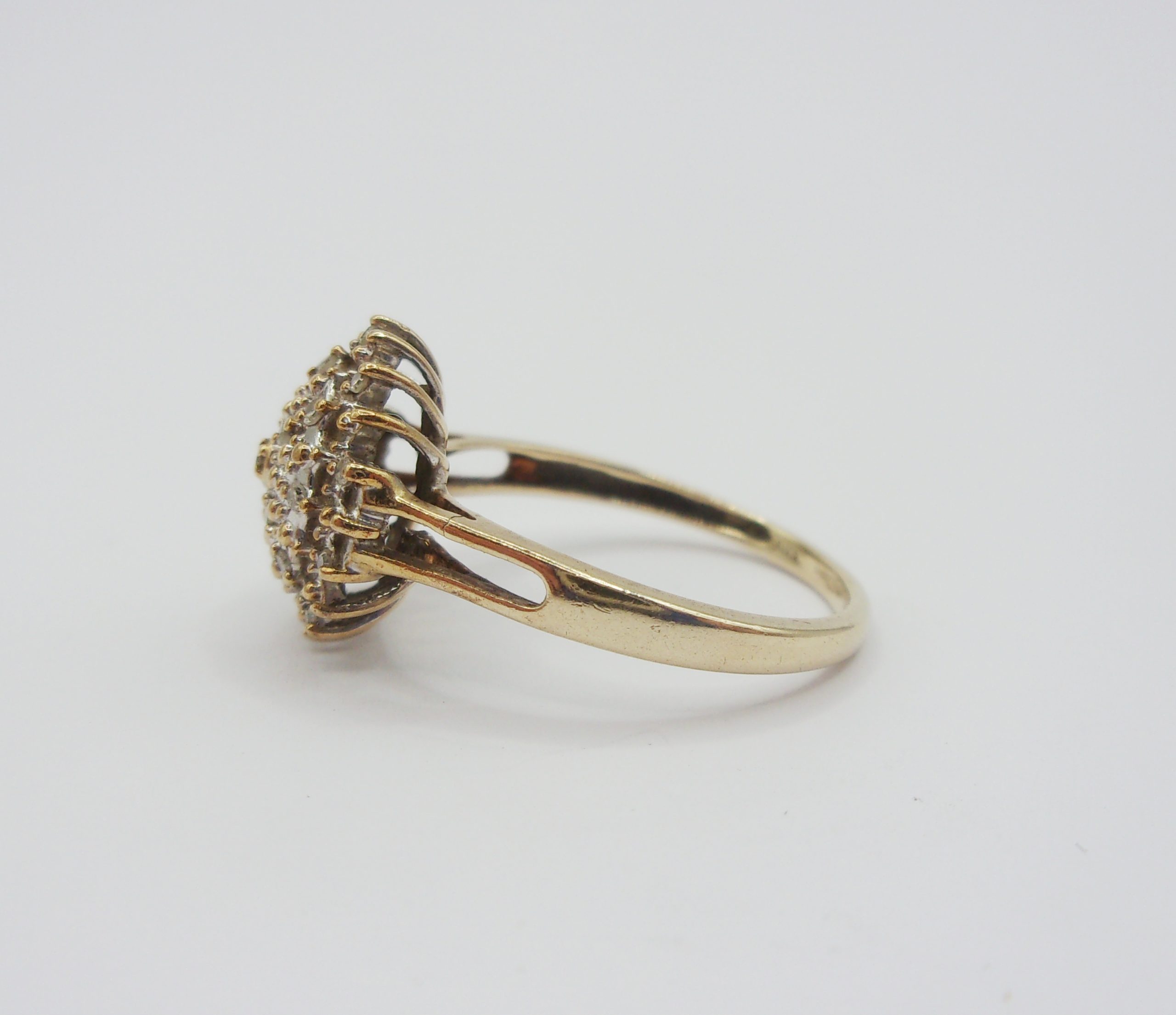 9ct Yellow Gold .10 CTW Diamond Cluster Ring UK Size M+ US 6 ¼ - Image 2