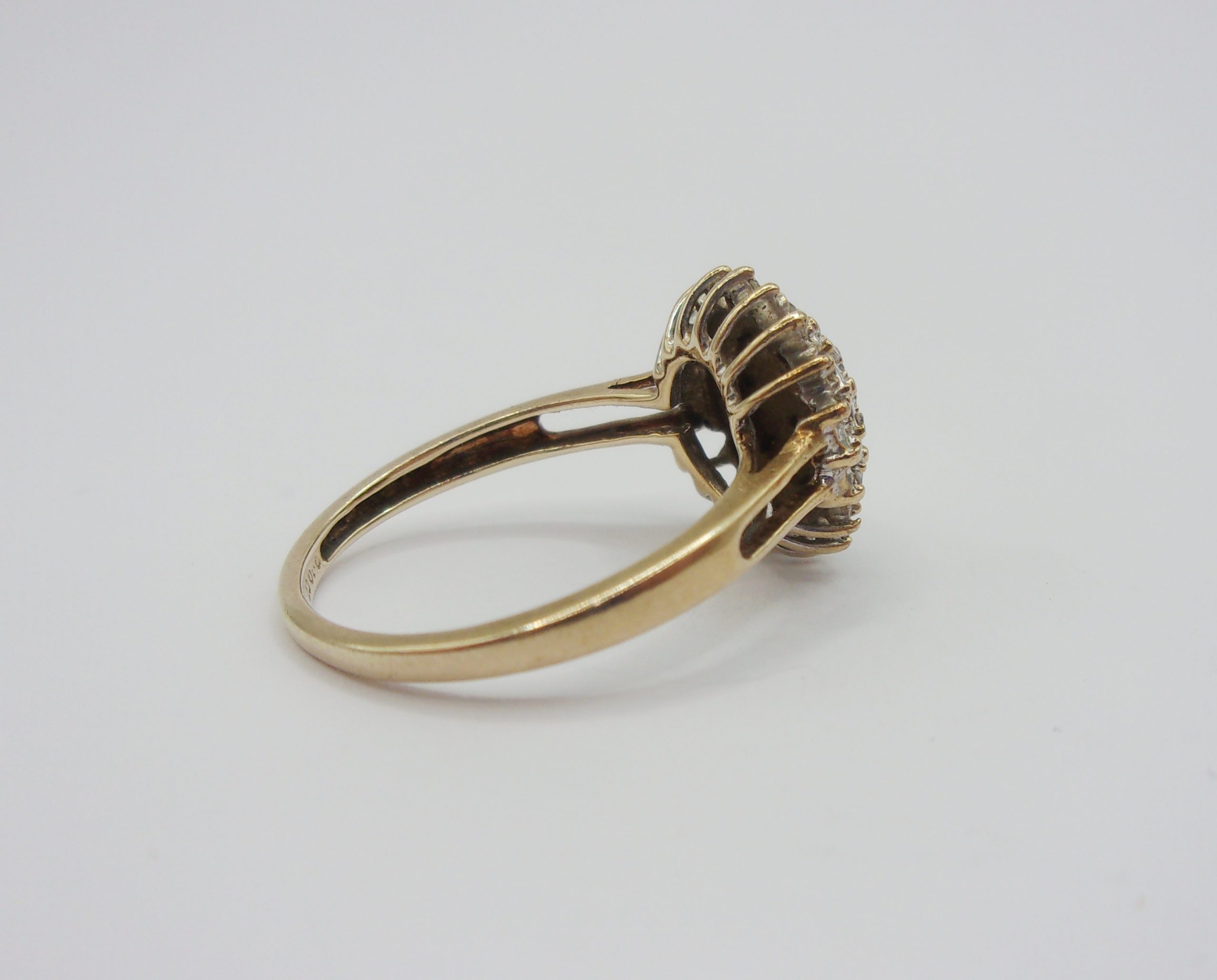 9ct Yellow Gold .10 CTW Diamond Cluster Ring UK Size M+ US 6 ¼ - Image 3