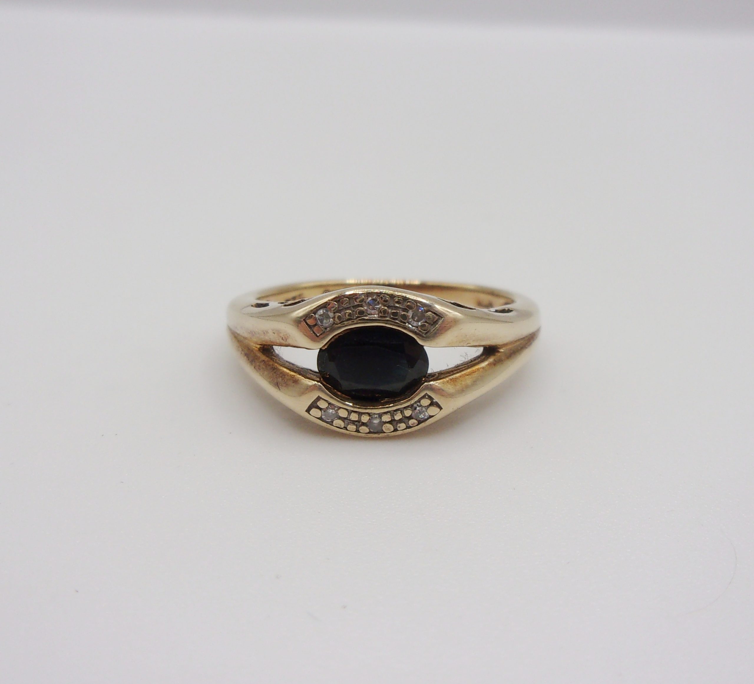 9ct Yellow Gold Sapphire & Diamond Ring UK Size J+ US 5