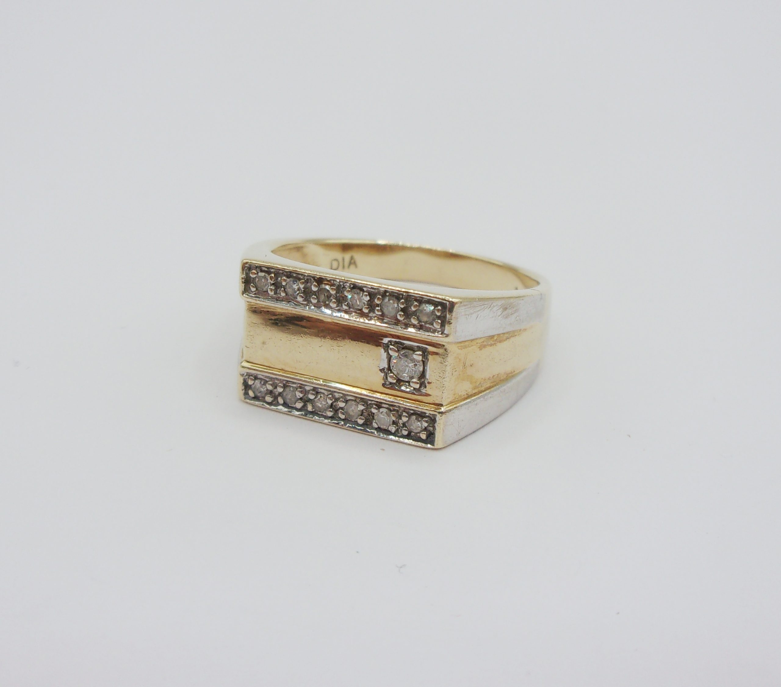 Gents 9ct Yellow Gold Diamond Signet Ring UK Size R US 8 ½