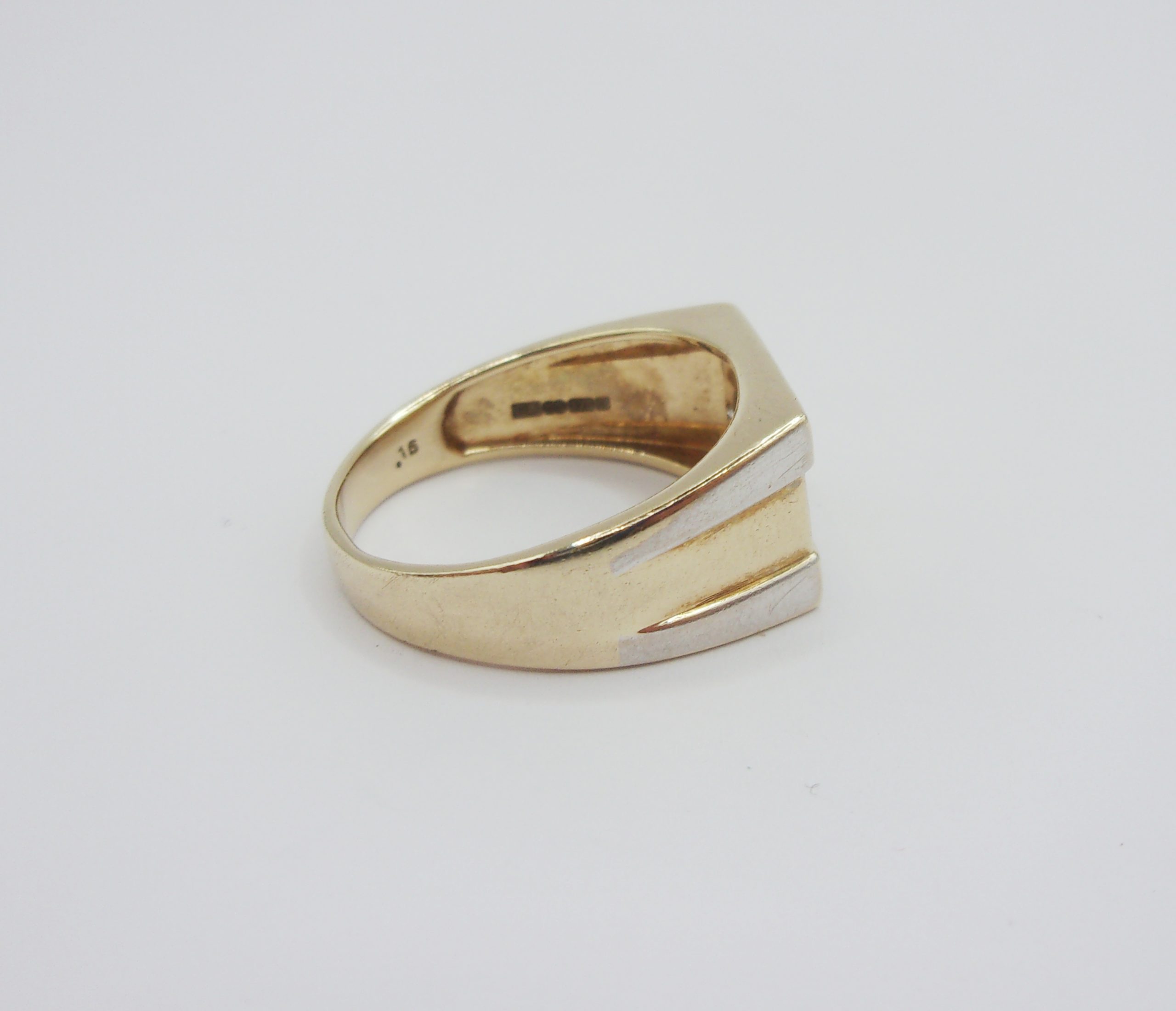 Gents 9ct Yellow Gold Diamond Signet Ring UK Size R US 8 ½ - Image 2