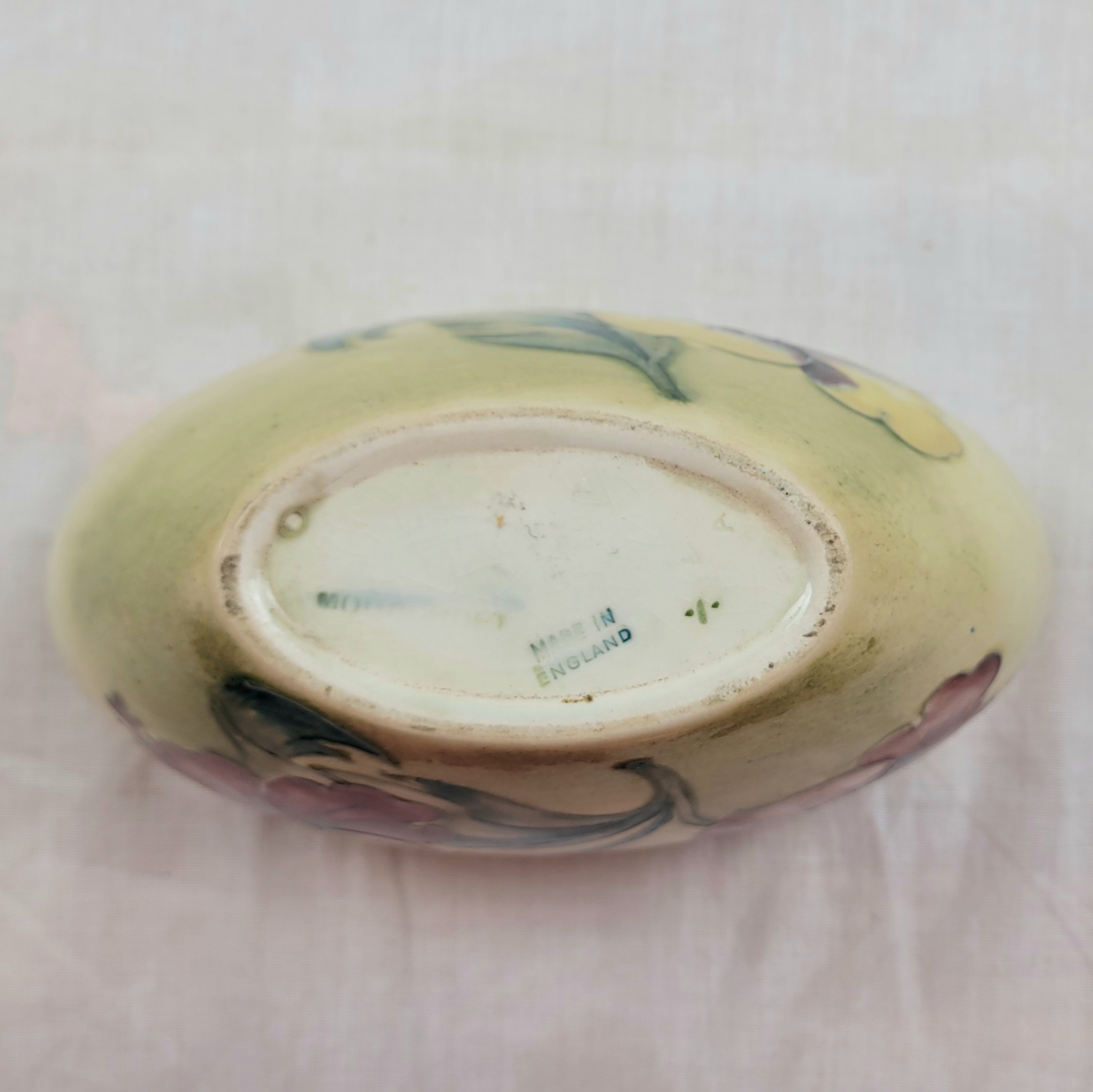 Mid-20th Century Moorcroft Hibiscus Pattern Ovoid Vase - Image 2