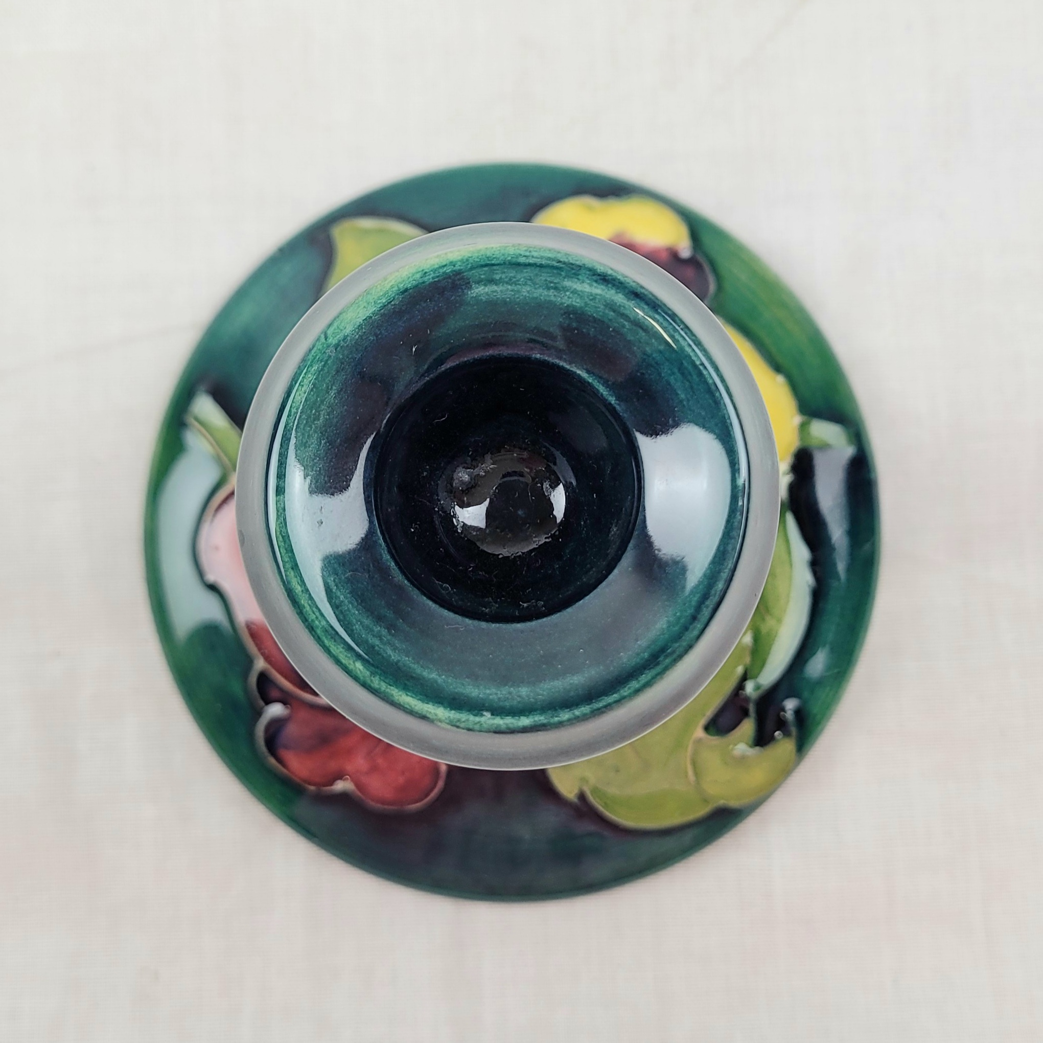 Mid-20th Century Moorcroft Hibiscus Pattern Squat Candlestick - Image 4