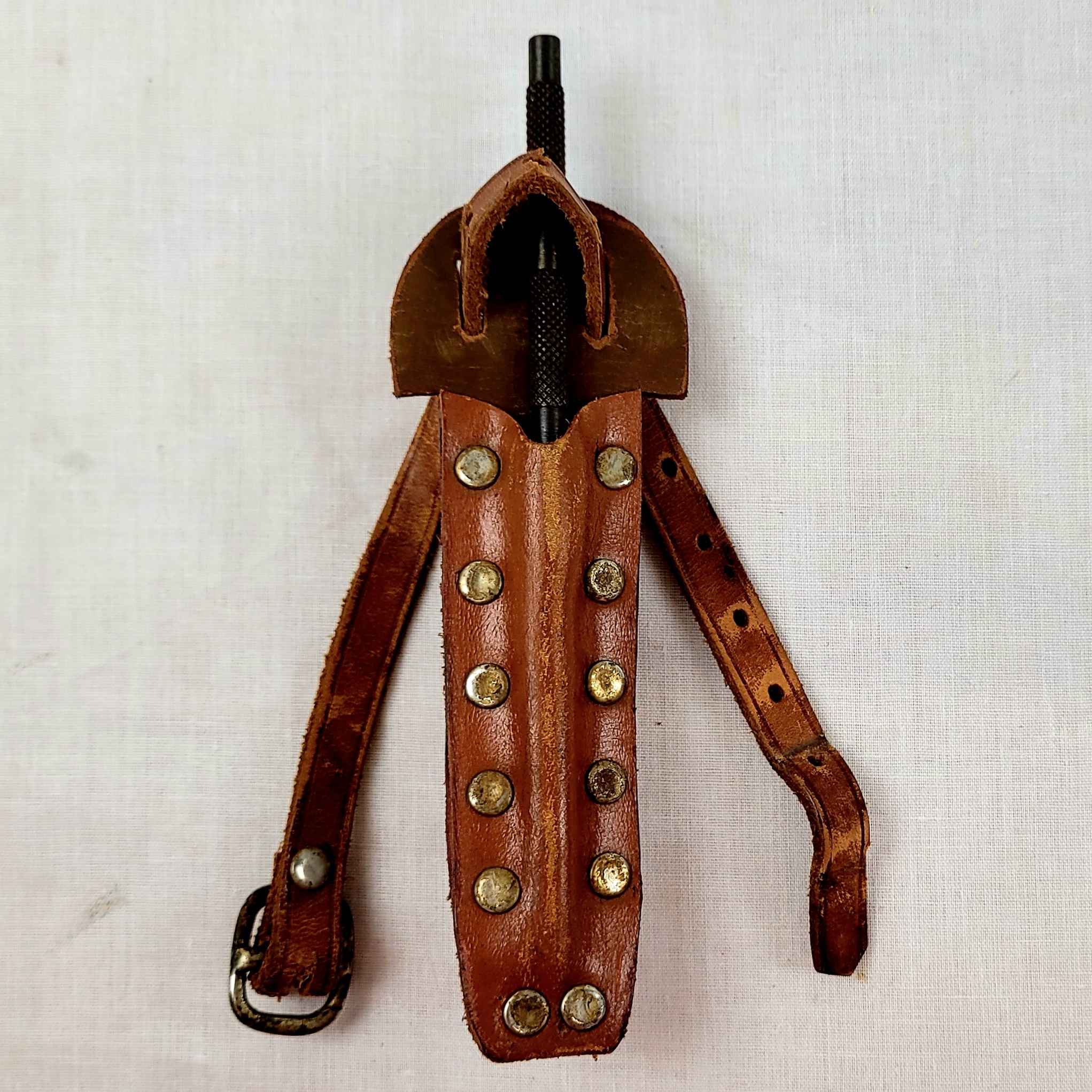 WW2 SOE Sleeve Dagger And Scabbard