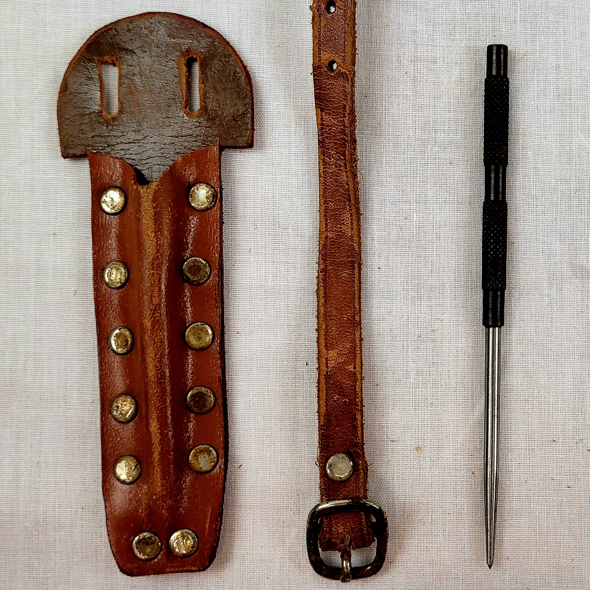 WW2 SOE Sleeve Dagger And Scabbard - Image 2