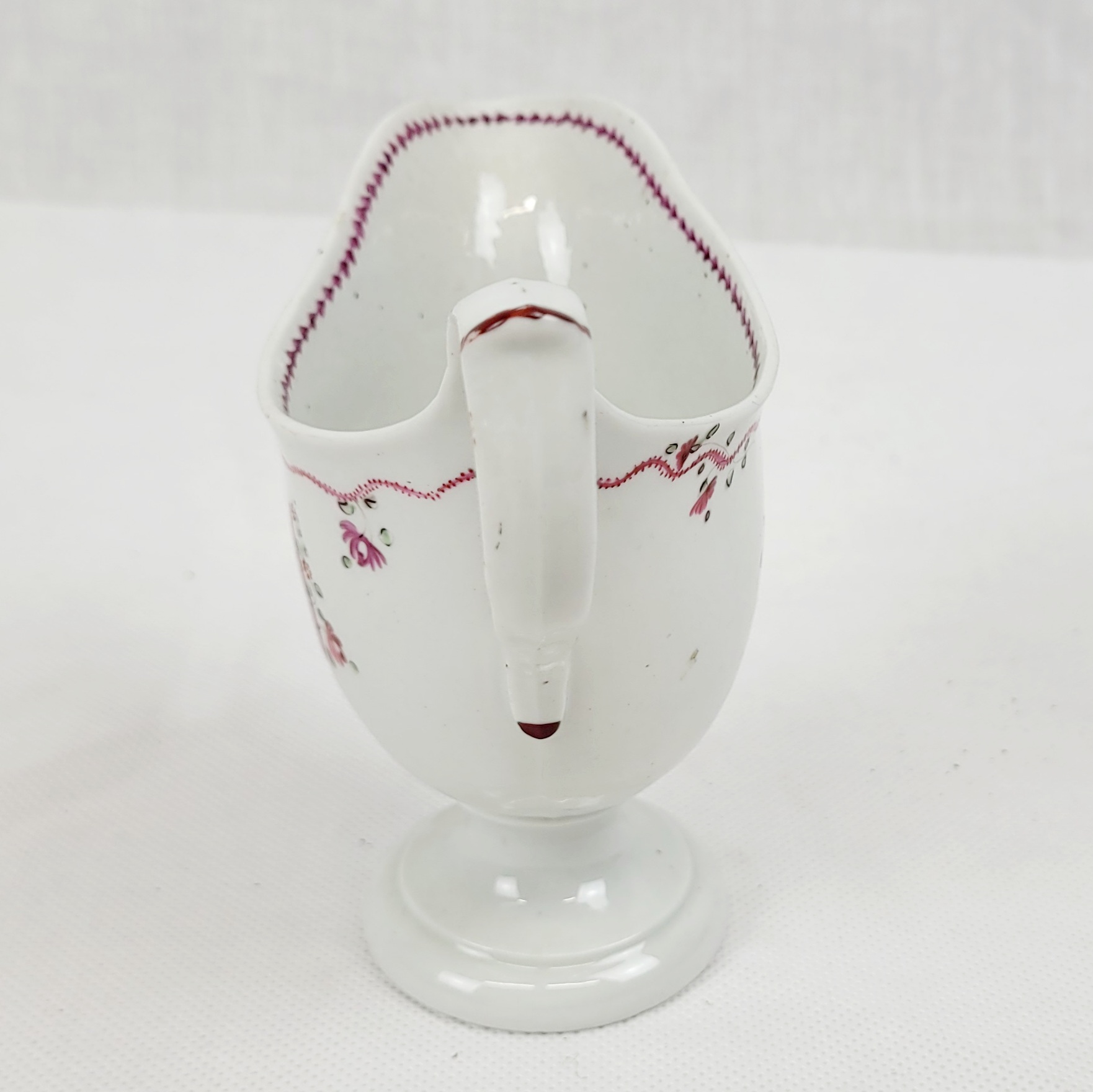 Circa 1790 New Hall Porcelain Cream Jug With Pink Flowers And Dotted Ribbons - Image 4