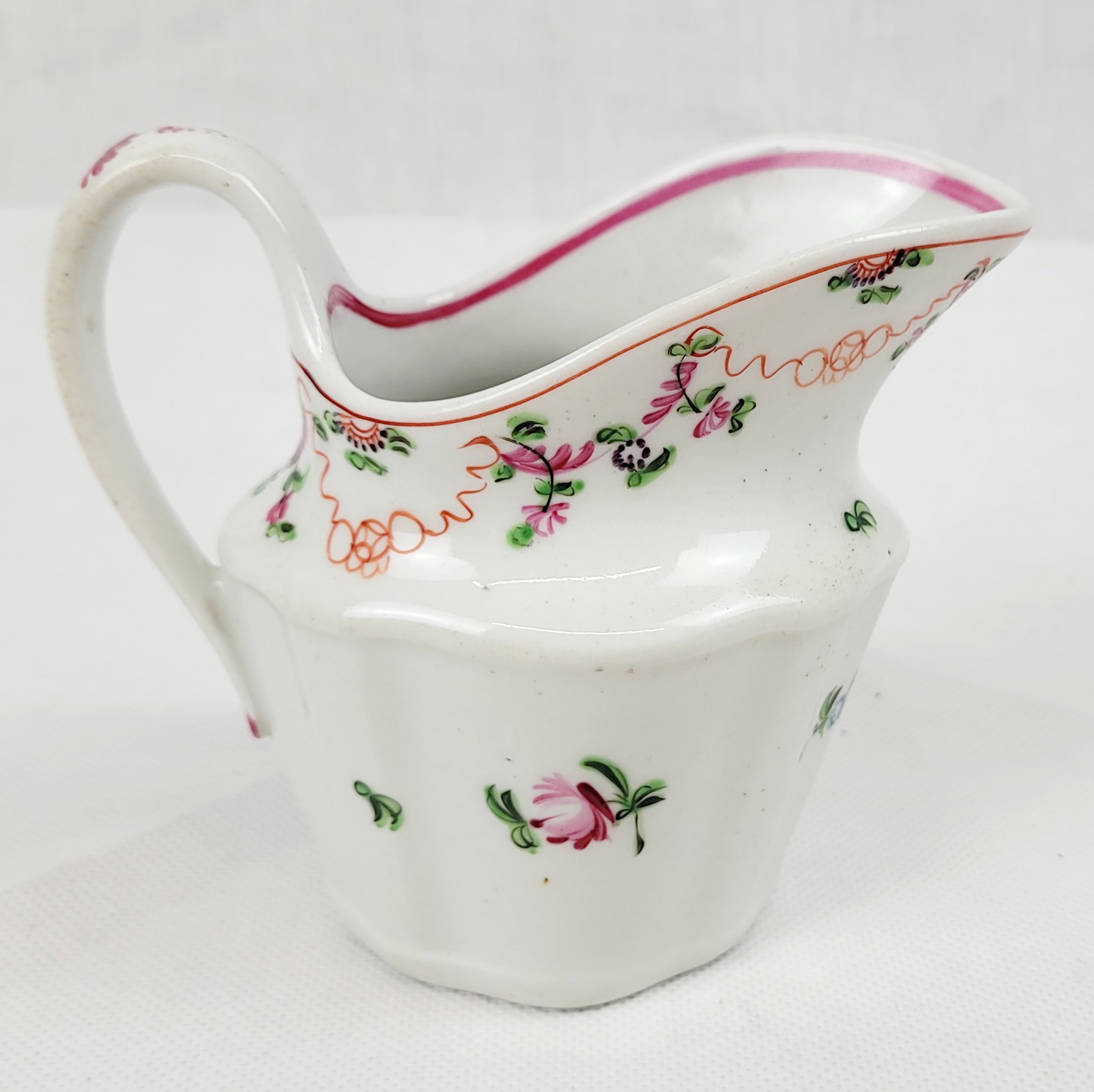 Circa 1790 New Hall Porcelain Cream Jug With Pink Flowers And Red Ribbons - Image 2