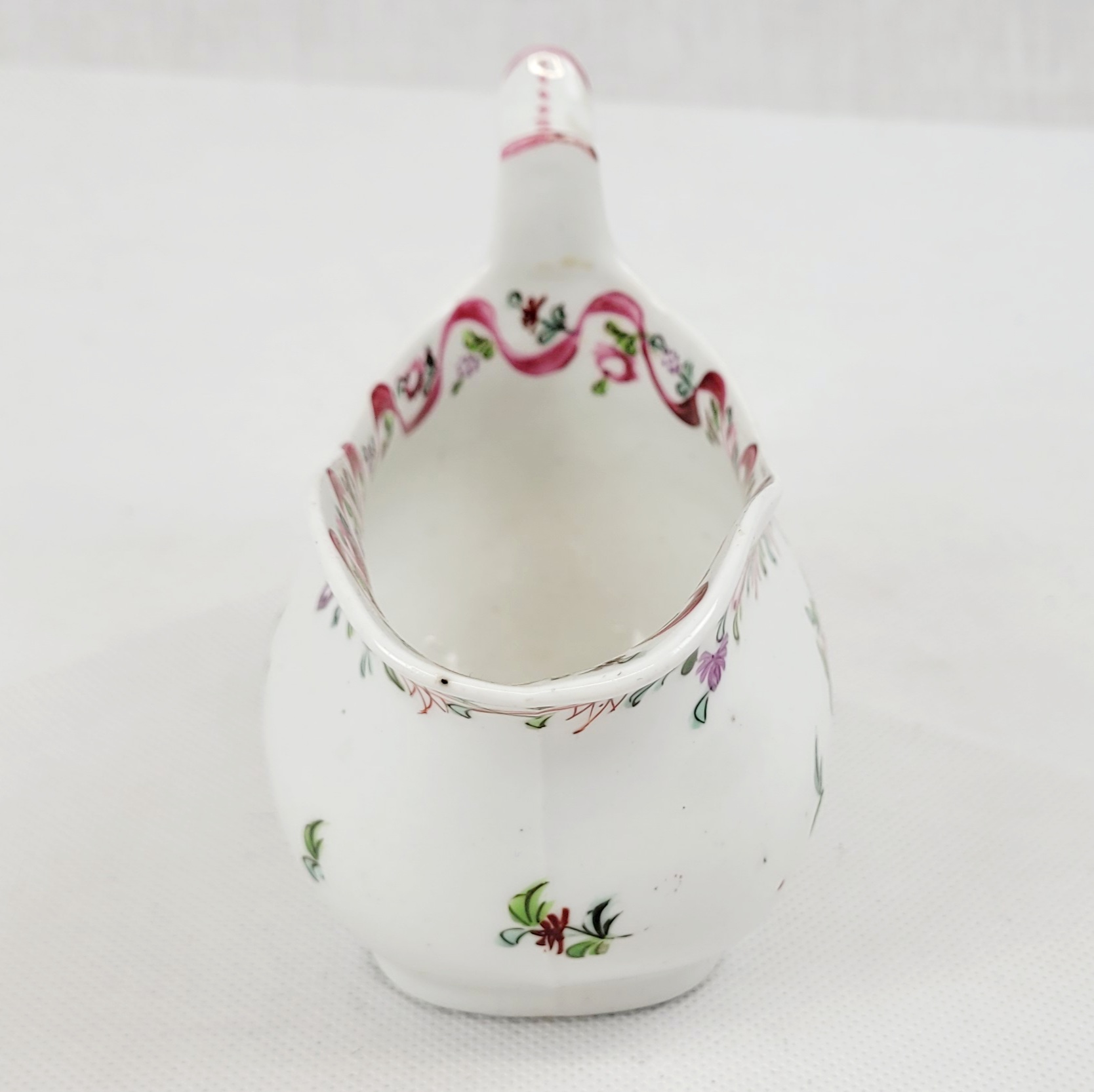 Circa 1790 New Hall Porcelain Cream Jug With Pink Flowers And Garlands - Image 3