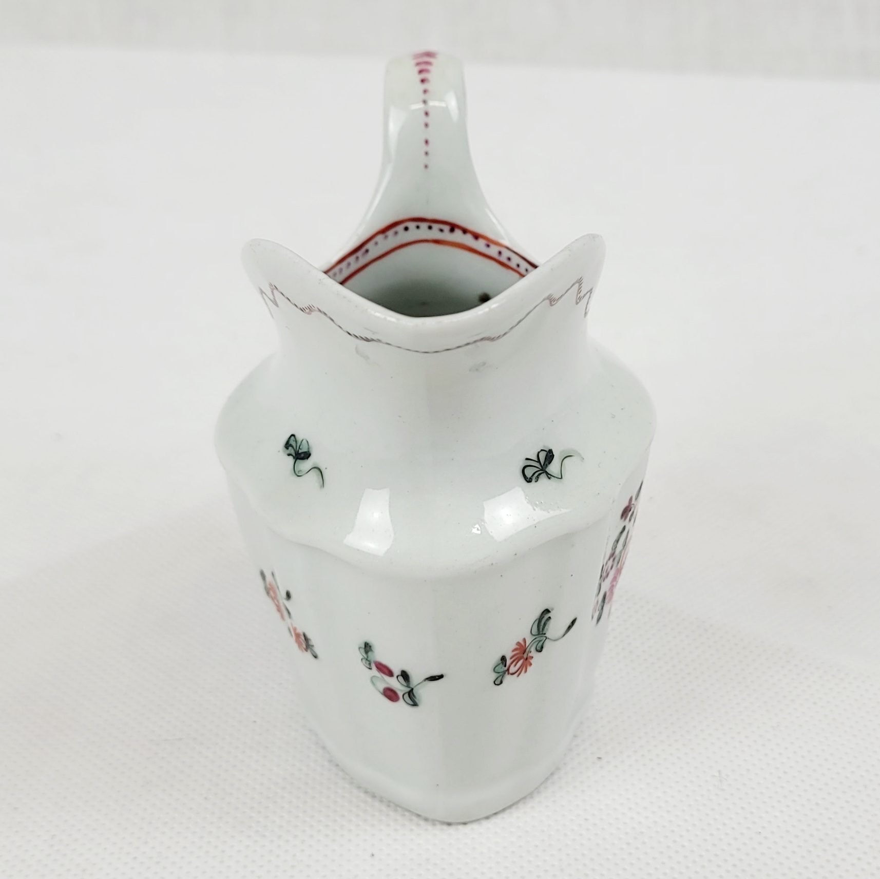 Circa 1780 New Hall Porcelain Cream Jug With Pink And Red Flowers And Black Ribbons - Image 3