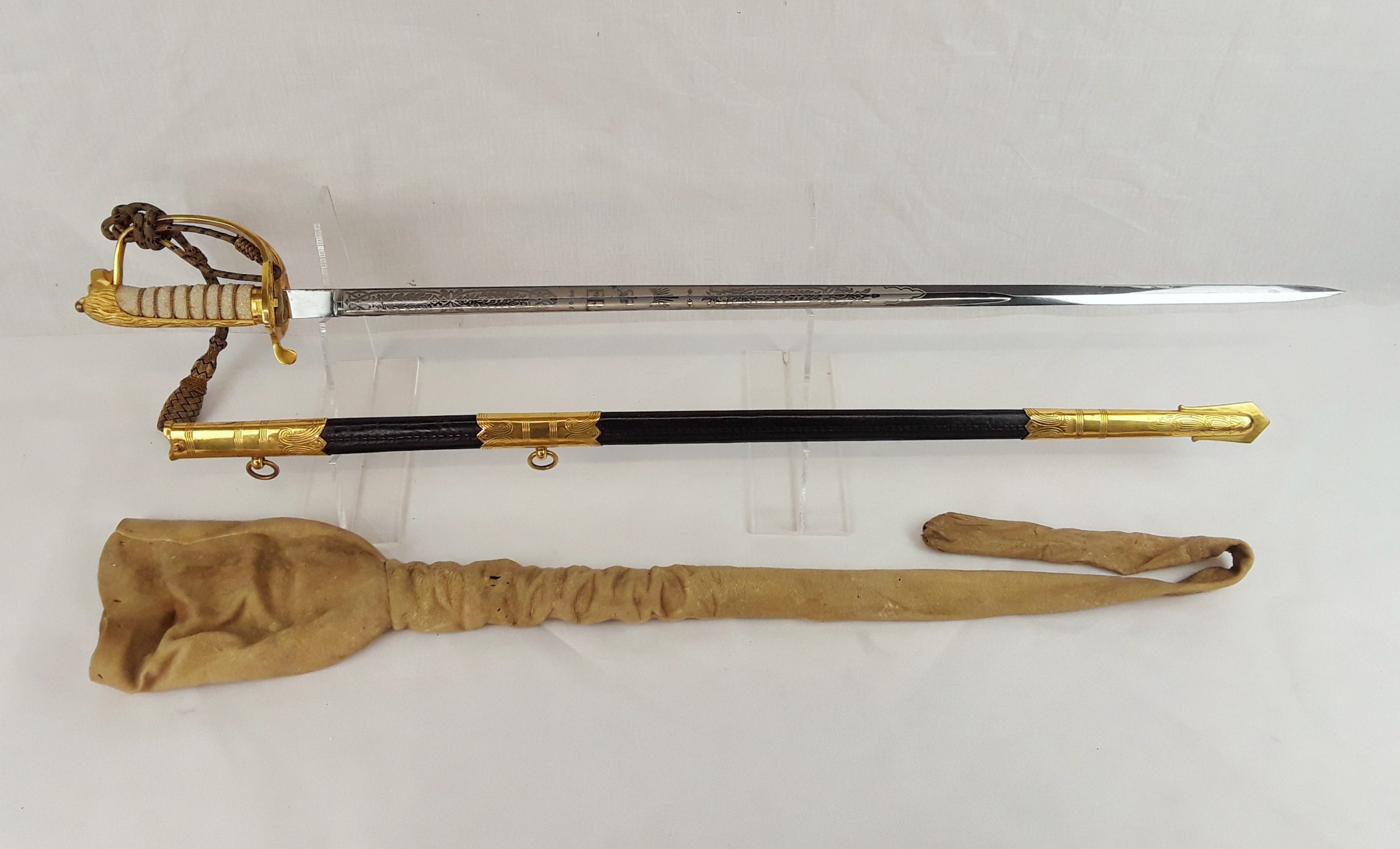 Current Issue QE2 Royal Navy 1827 Pattern Officers Sword, Sword Knot, Scabbard And Sword Bag