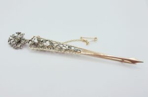 Victorian Circa 1850 9ct Rose Gold & Platinum Old Cut Diamond Brooch