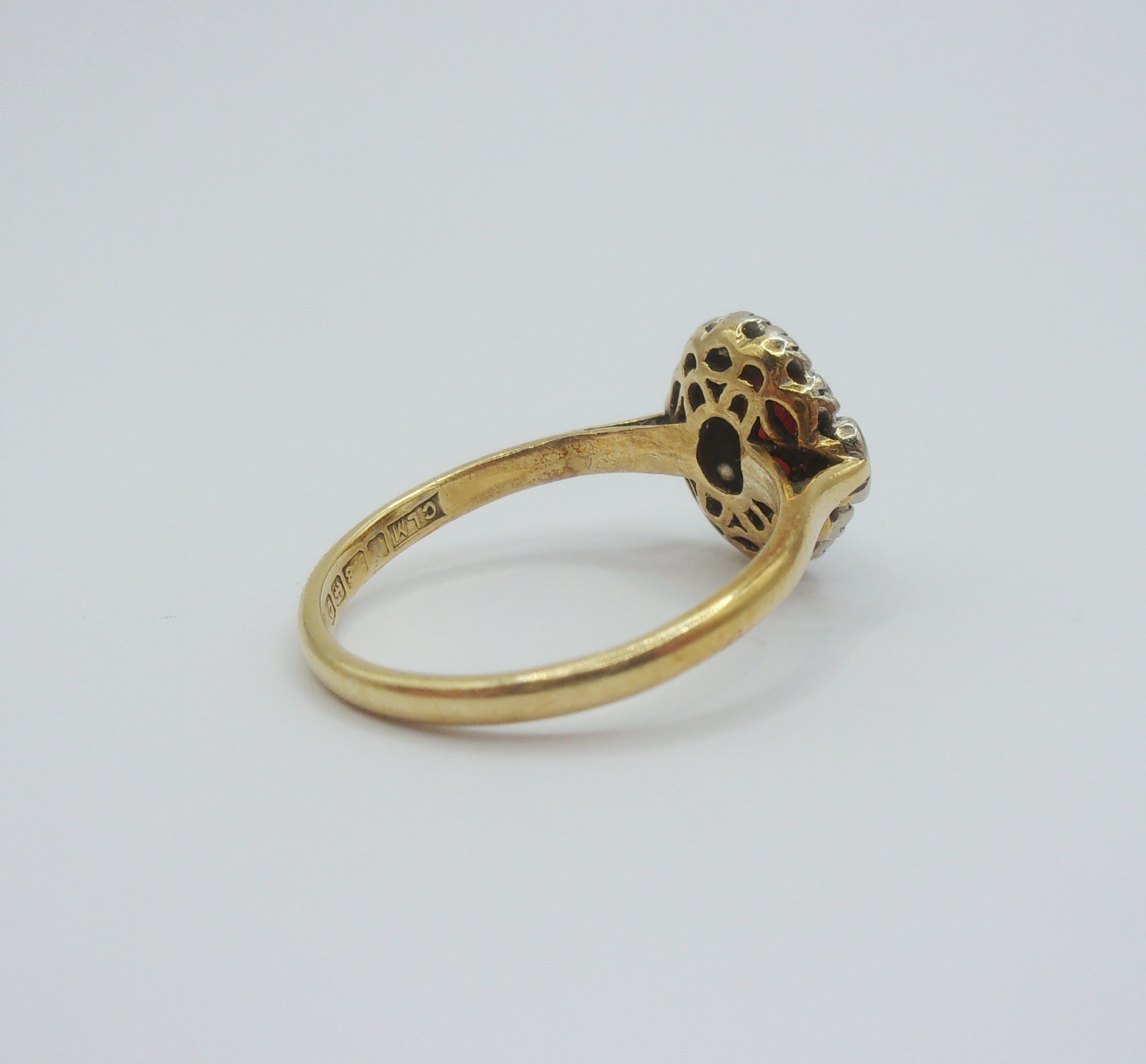 18ct Yellow Gold Garnet & Diamond Flower Head Ring UK Size N US 6 ½ - Image 3