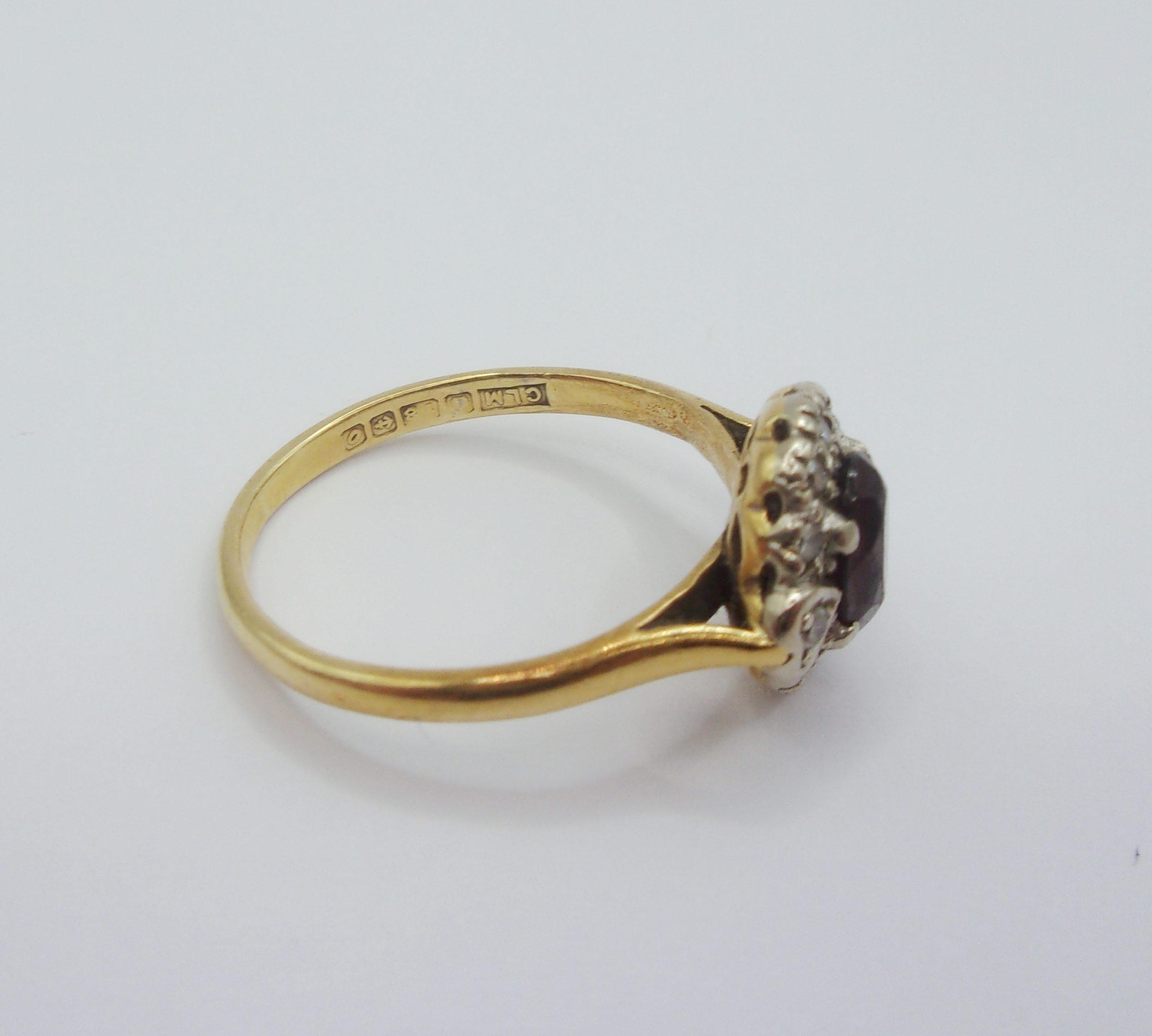18ct Yellow Gold Garnet & Diamond Flower Head Ring UK Size N US 6 ½ - Image 4
