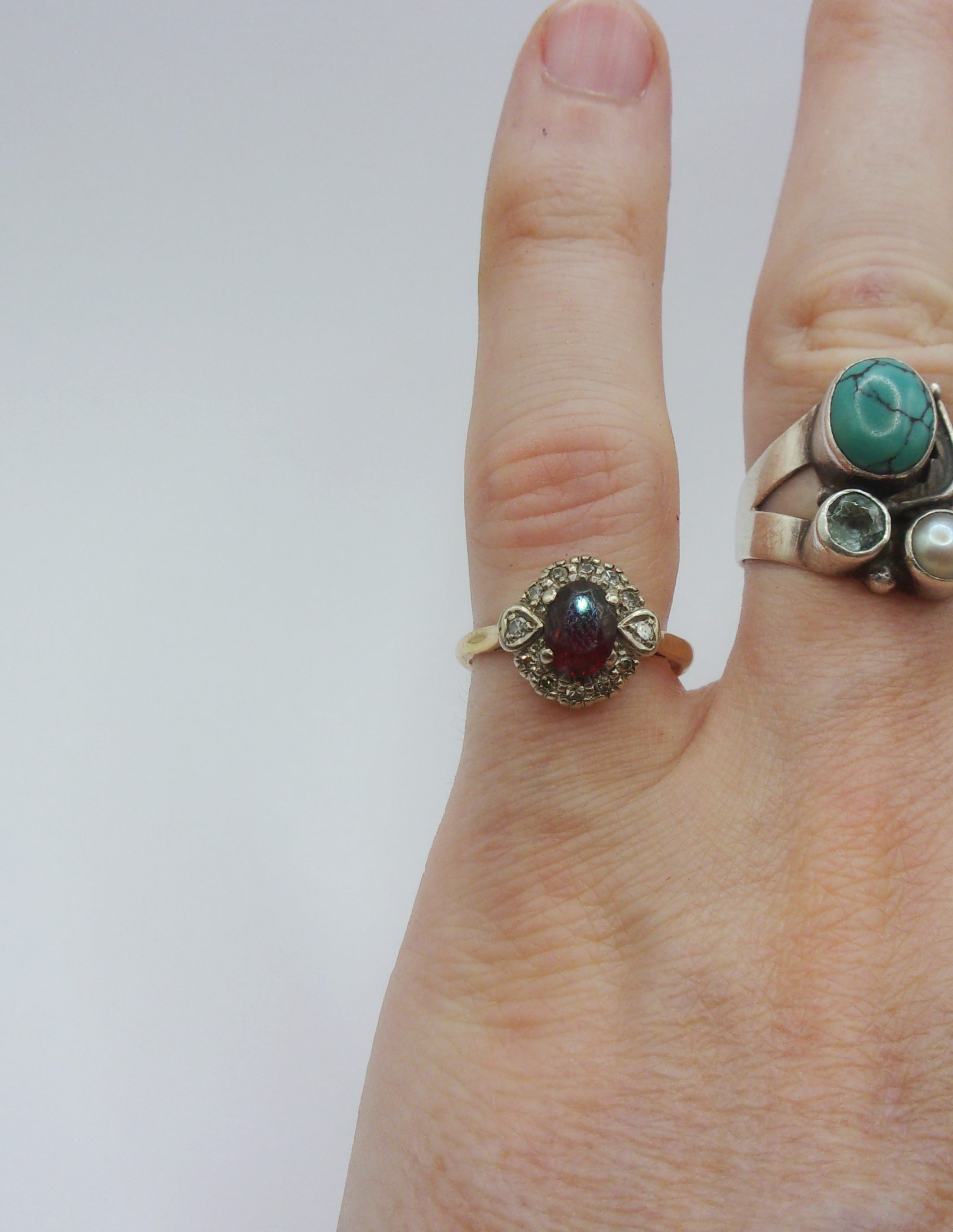 18ct Yellow Gold Garnet & Diamond Flower Head Ring UK Size N US 6 ½ - Image 6
