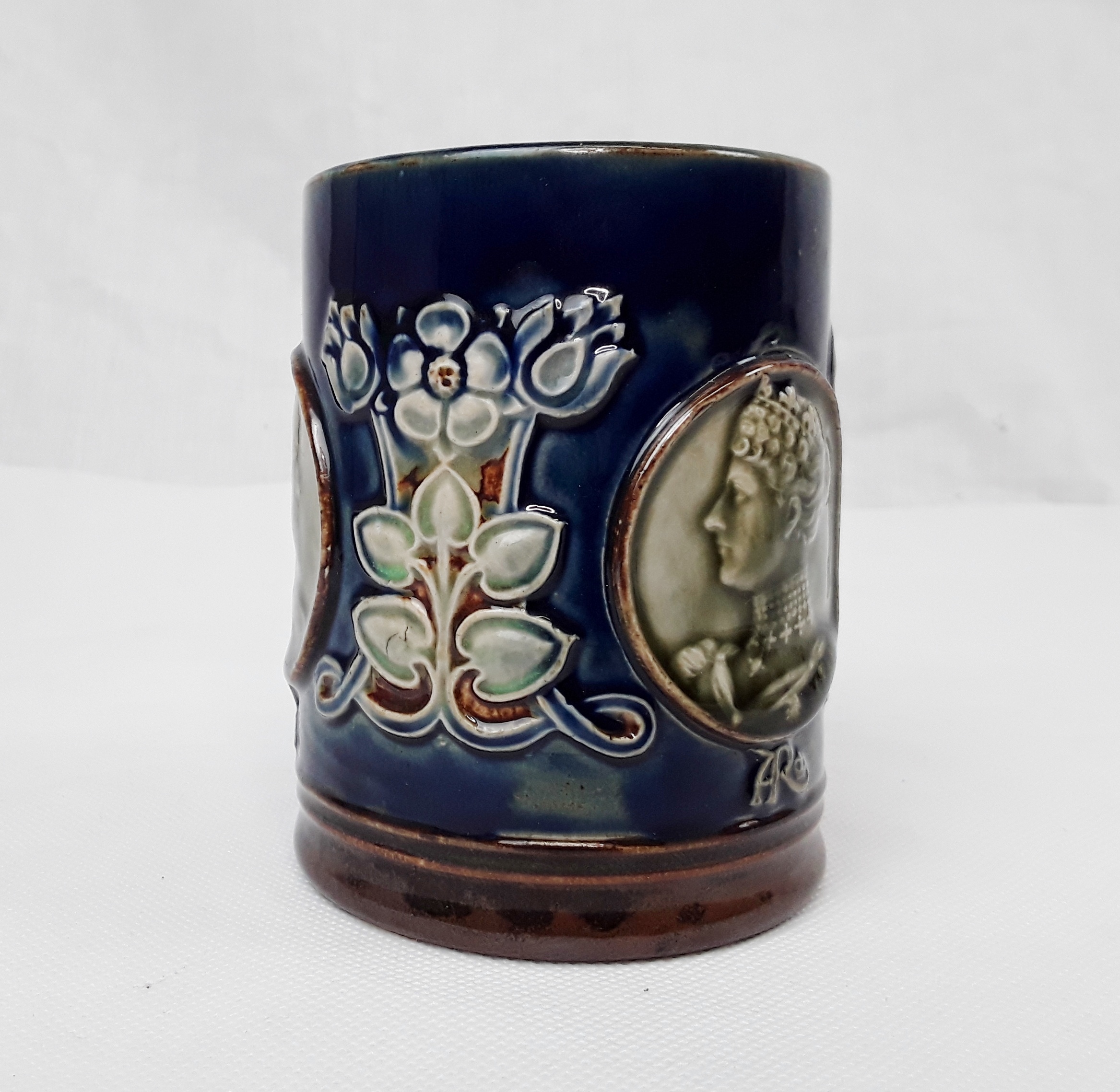 1902 Royal Doulton Lambeth King Edward VII Coronation Mug - Image 5