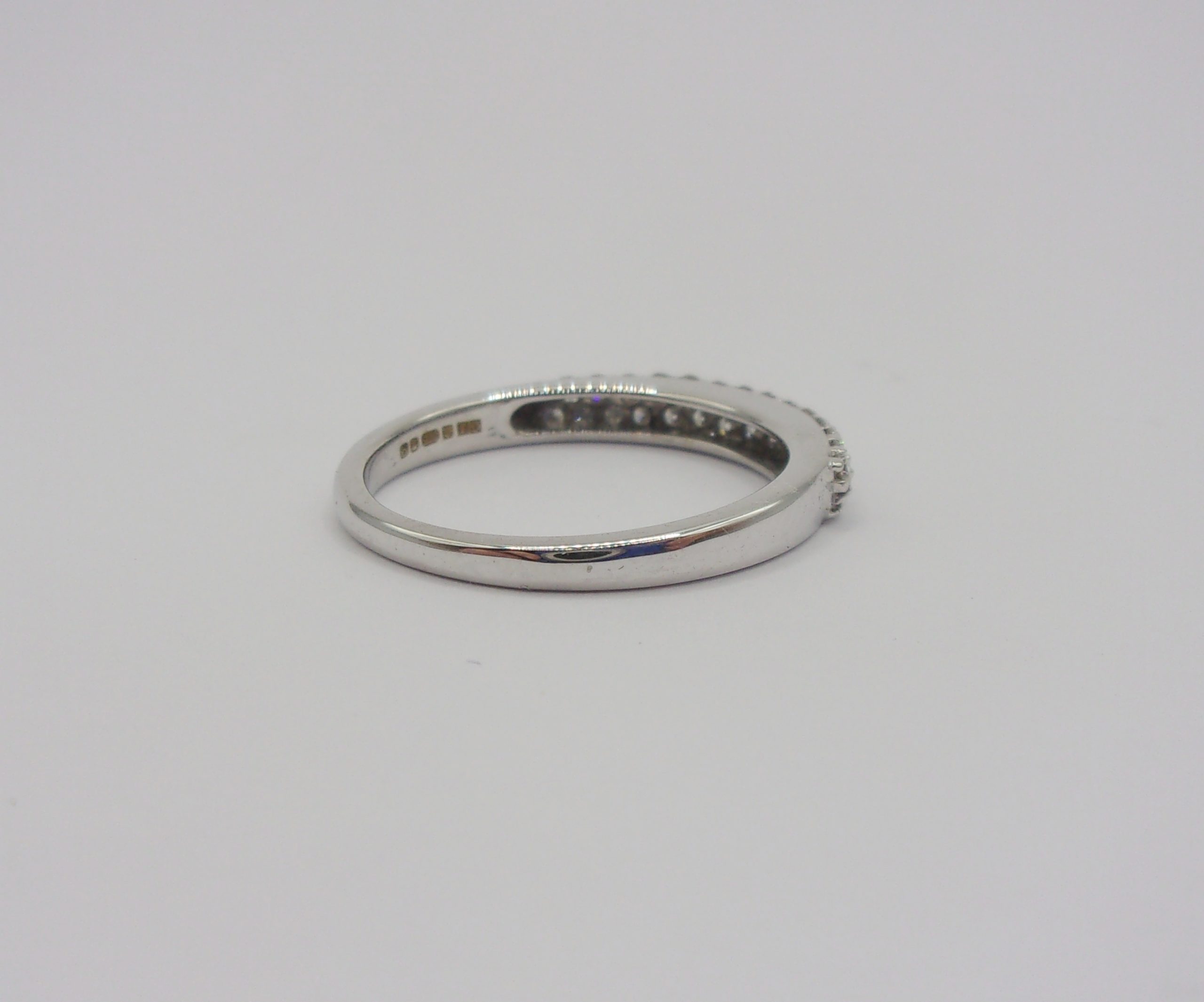 9ct White Gold 0.33 CTW Diamond Half Eternity Ring UK Size M+ US 6 ¼ - Image 3
