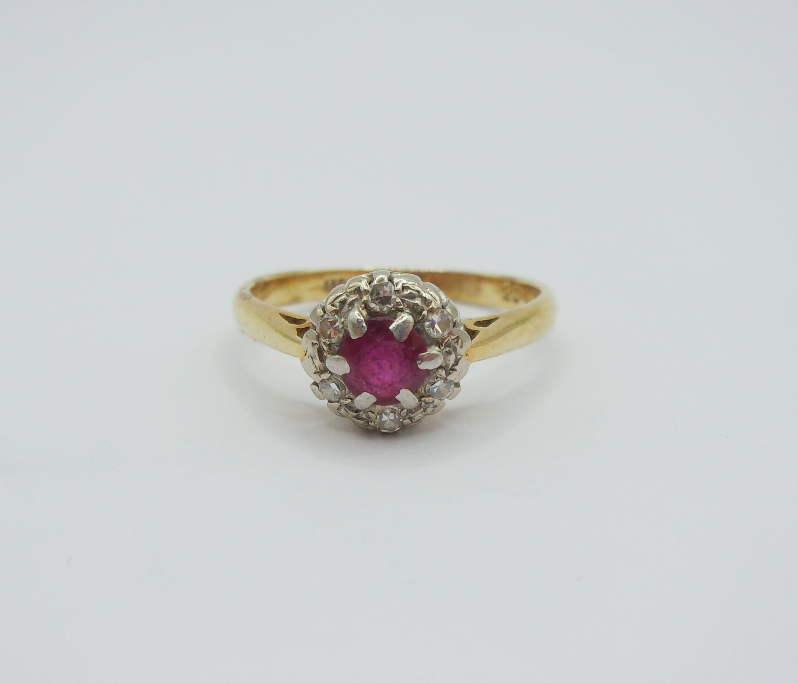 18ct Yellow Gold Ruby & Diamond Flower Head Ring UK Size N US 6 ½