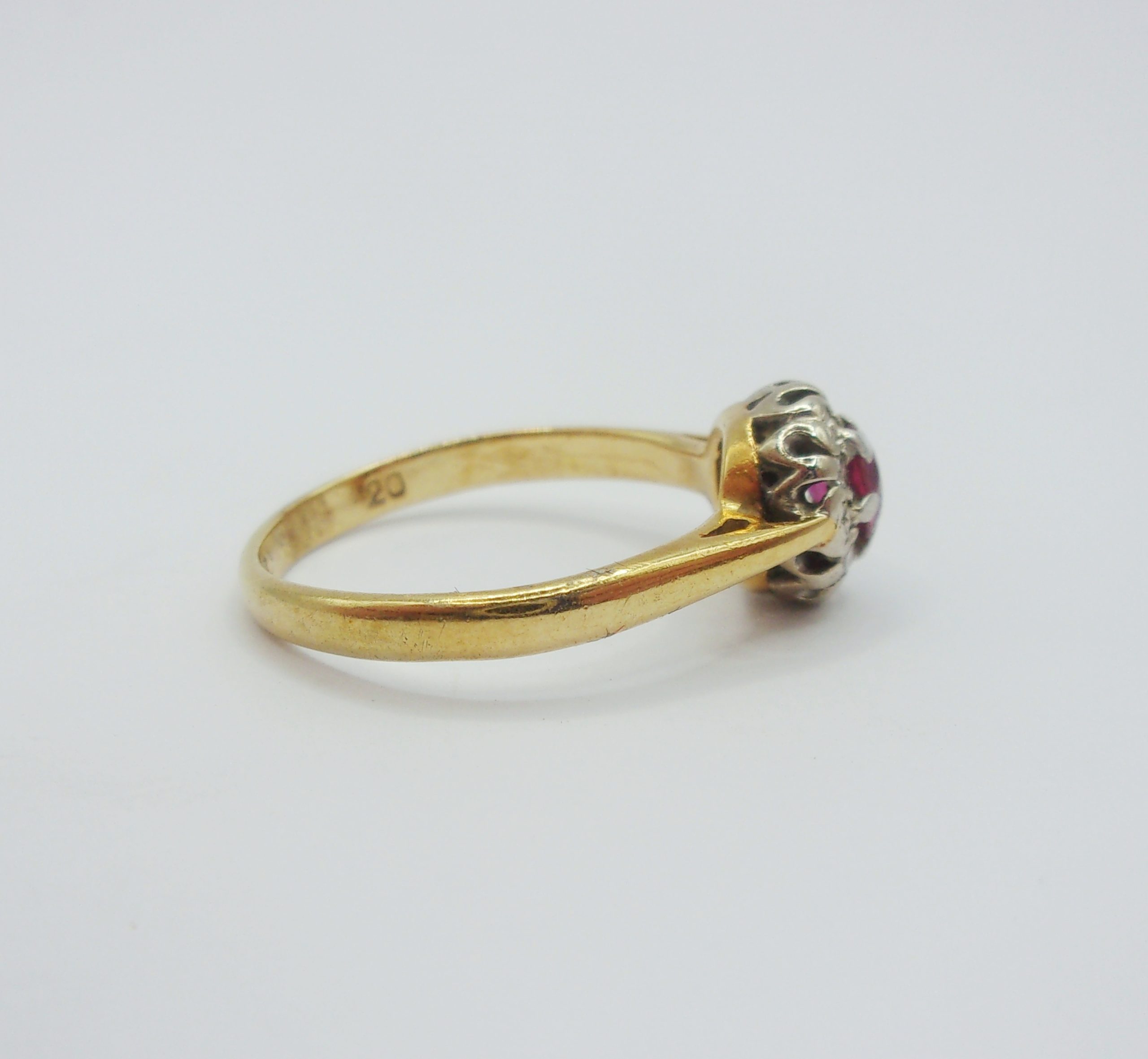 18ct Yellow Gold Ruby & Diamond Flower Head Ring UK Size N US 6 ½ - Image 4